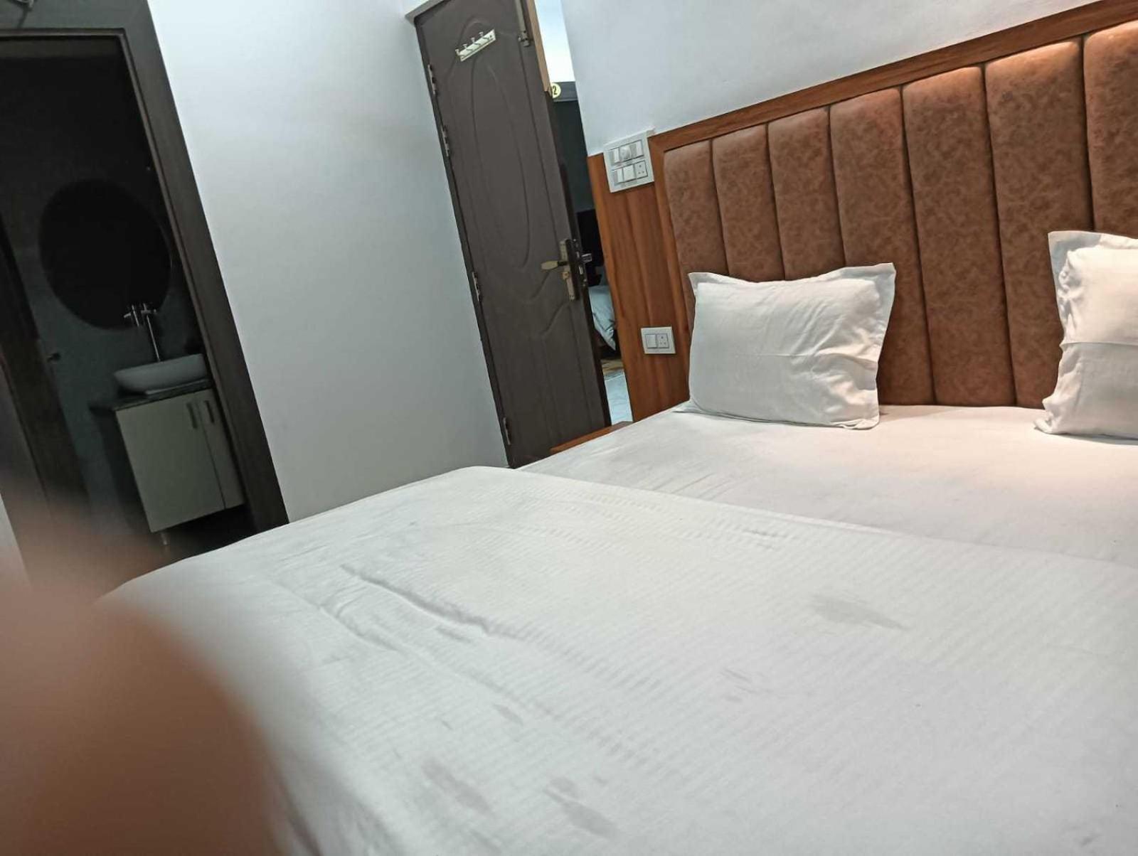 Collection O Vaanya Bliss Hotel