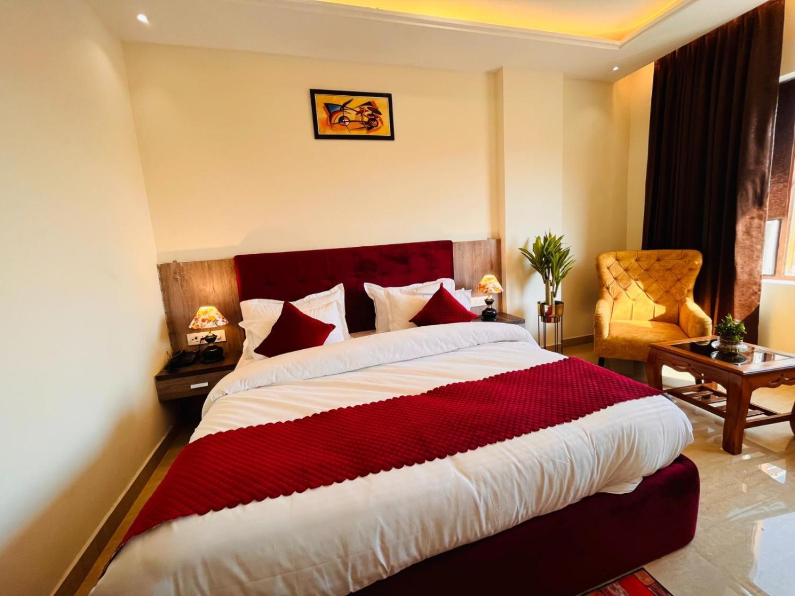 Gange, A Comfortable Stay, Road - Haridwar