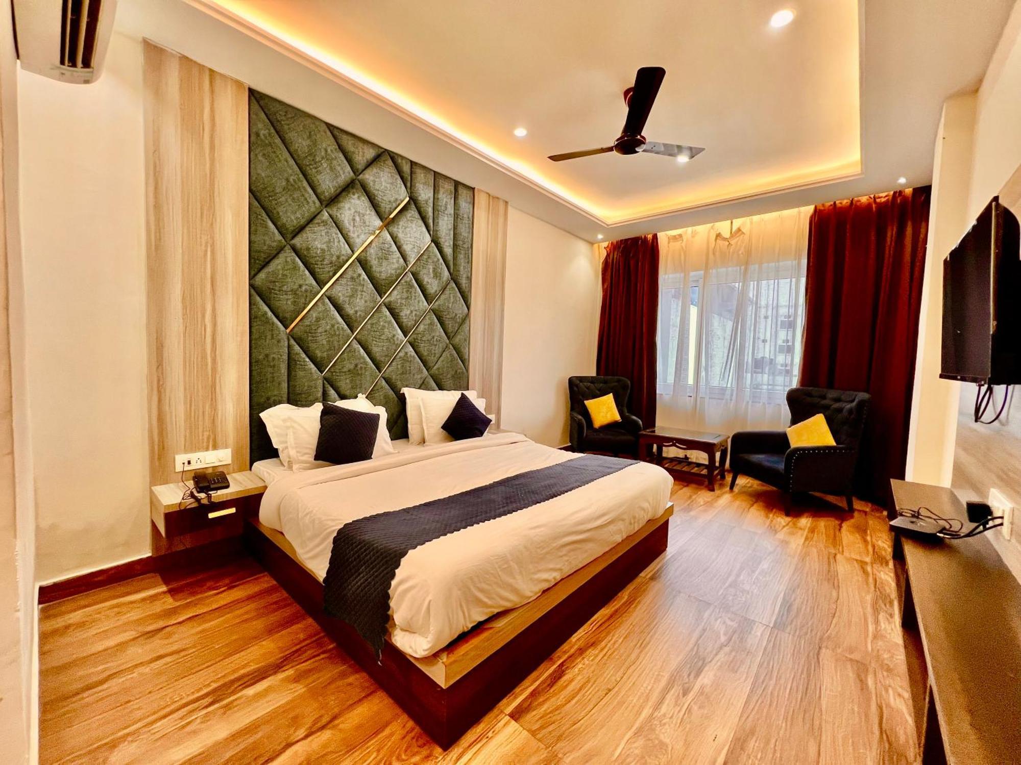 Gange, A Comfortable Stay, Road - Haridwar