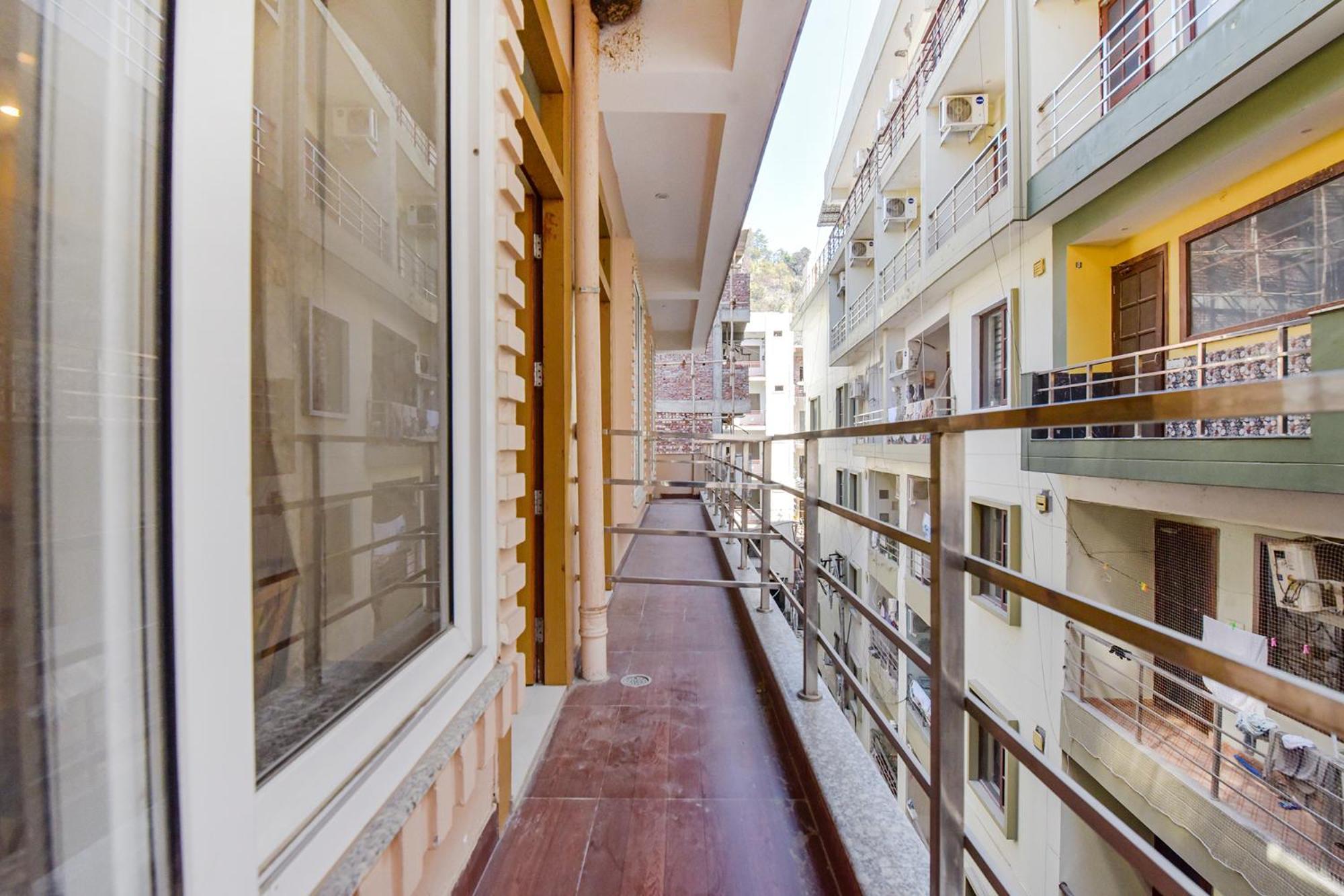Hotel Fabhotel Aarogya Residency