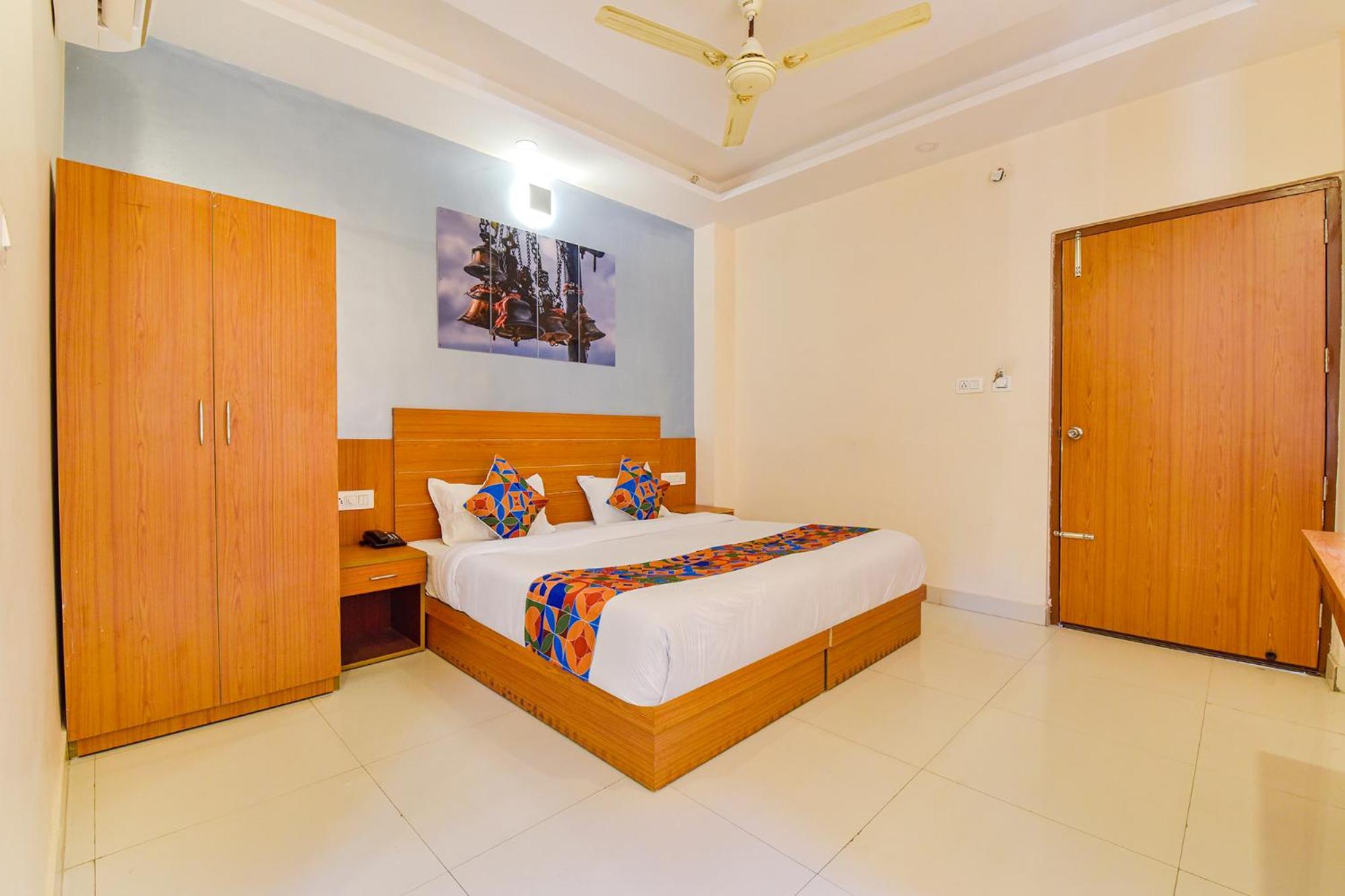 Fabhotel Aarogya Residency 3*