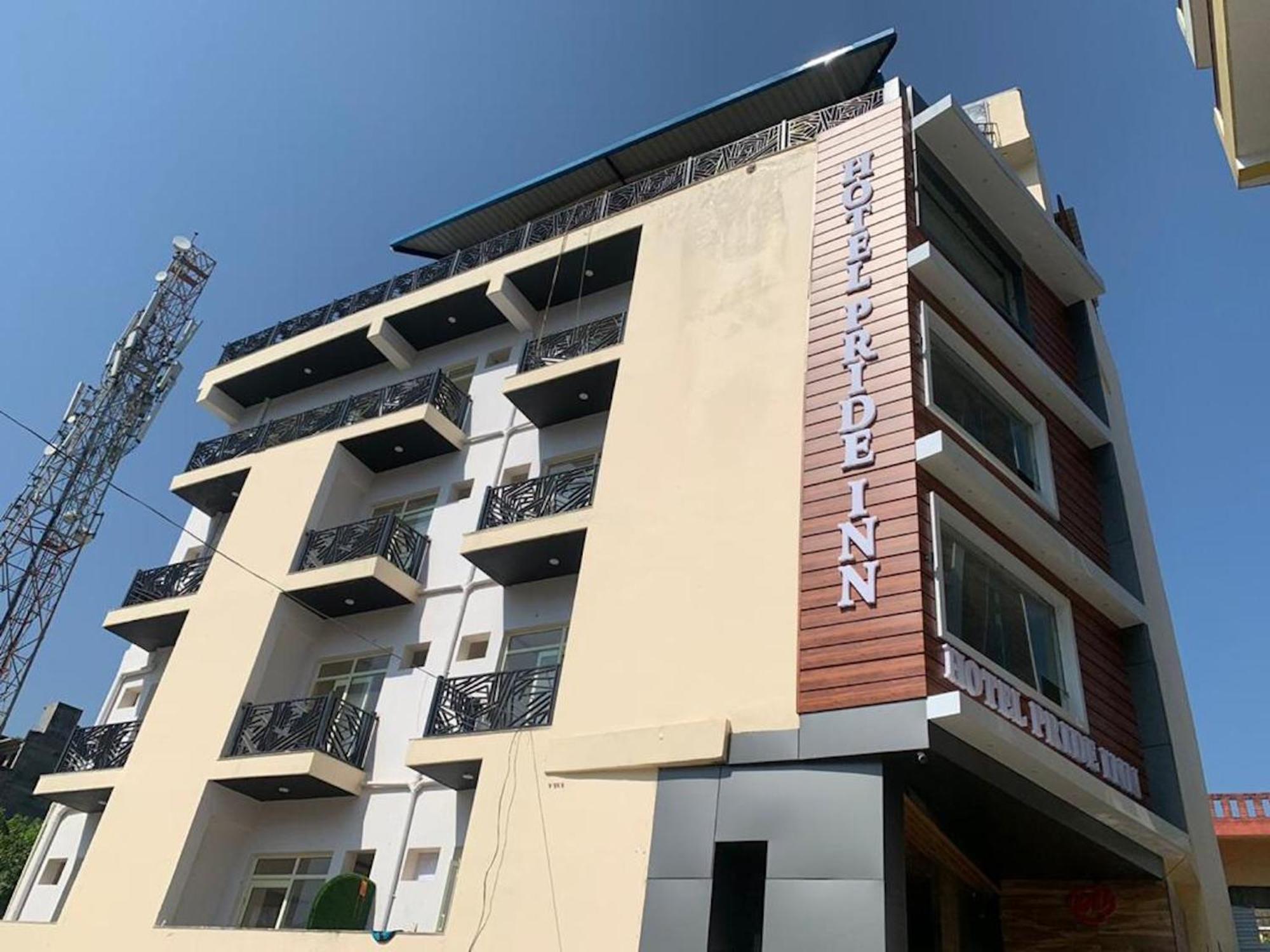 La Riqueza Pride - Near To Ganga River & Lakshman Jhula - Mountain View Rooms, Swimming Pool & Parking 3*