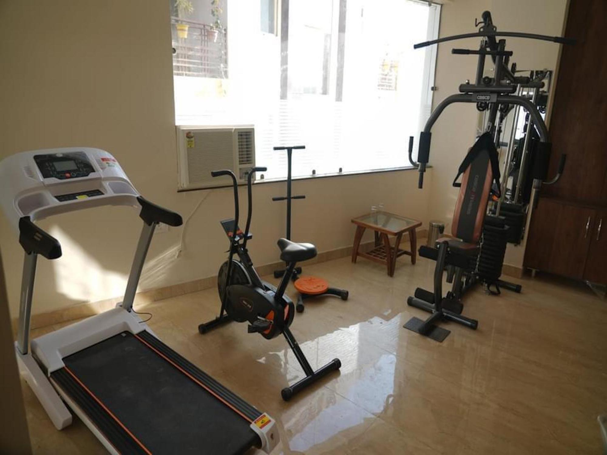 La Riqueza Pride - Near To Ganga River & Lakshman Jhula - Mountain View Rooms, Swimming Pool & Parking