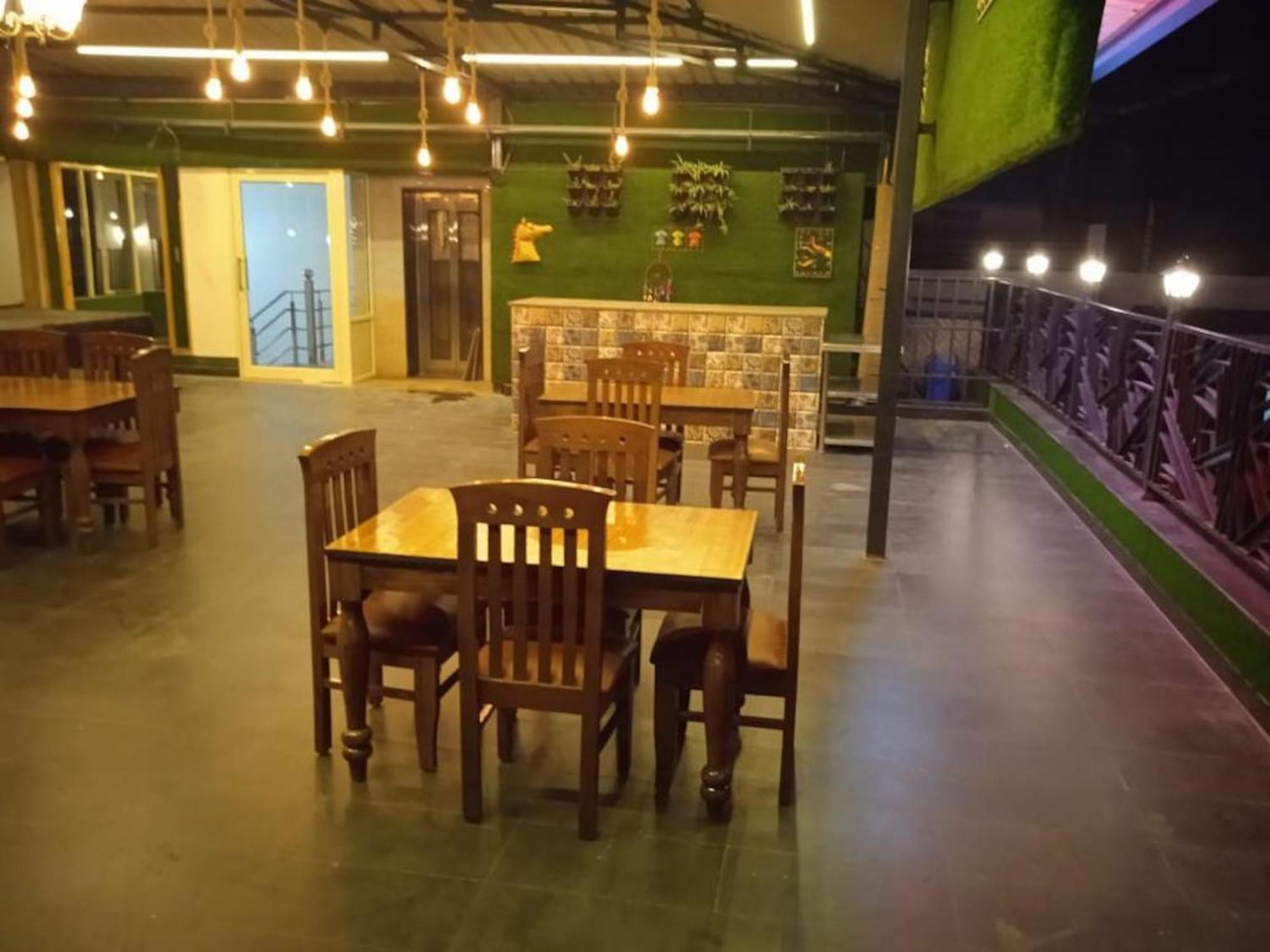 La Riqueza Pride - Near To Ganga River & Lakshman Jhula - Mountain View Rooms, Swimming Pool & Parking Hotel Rishikesh