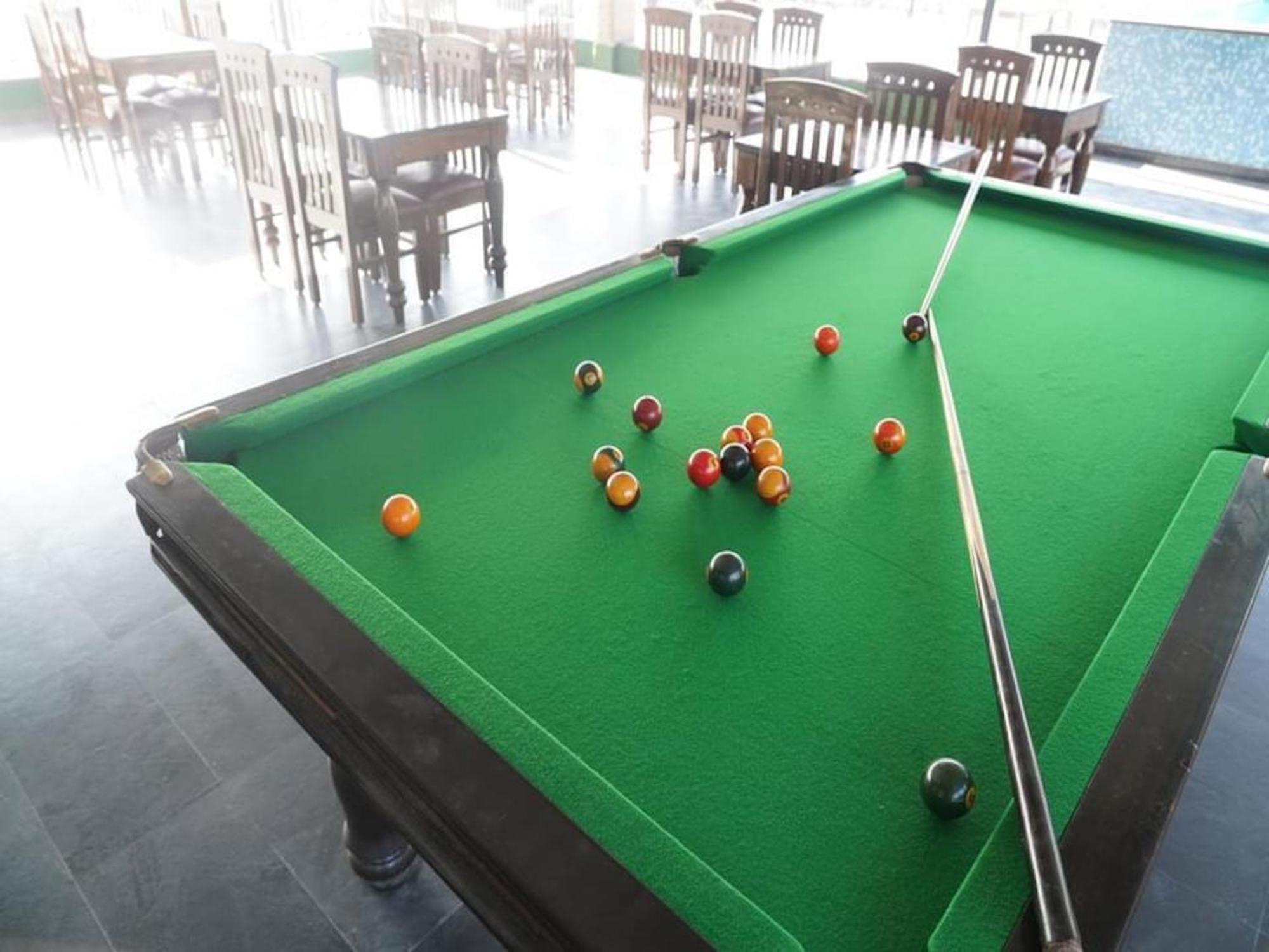 La Riqueza Pride - Near To Ganga River & Lakshman Jhula - Mountain View Rooms, Swimming Pool & Parking Rishikesh