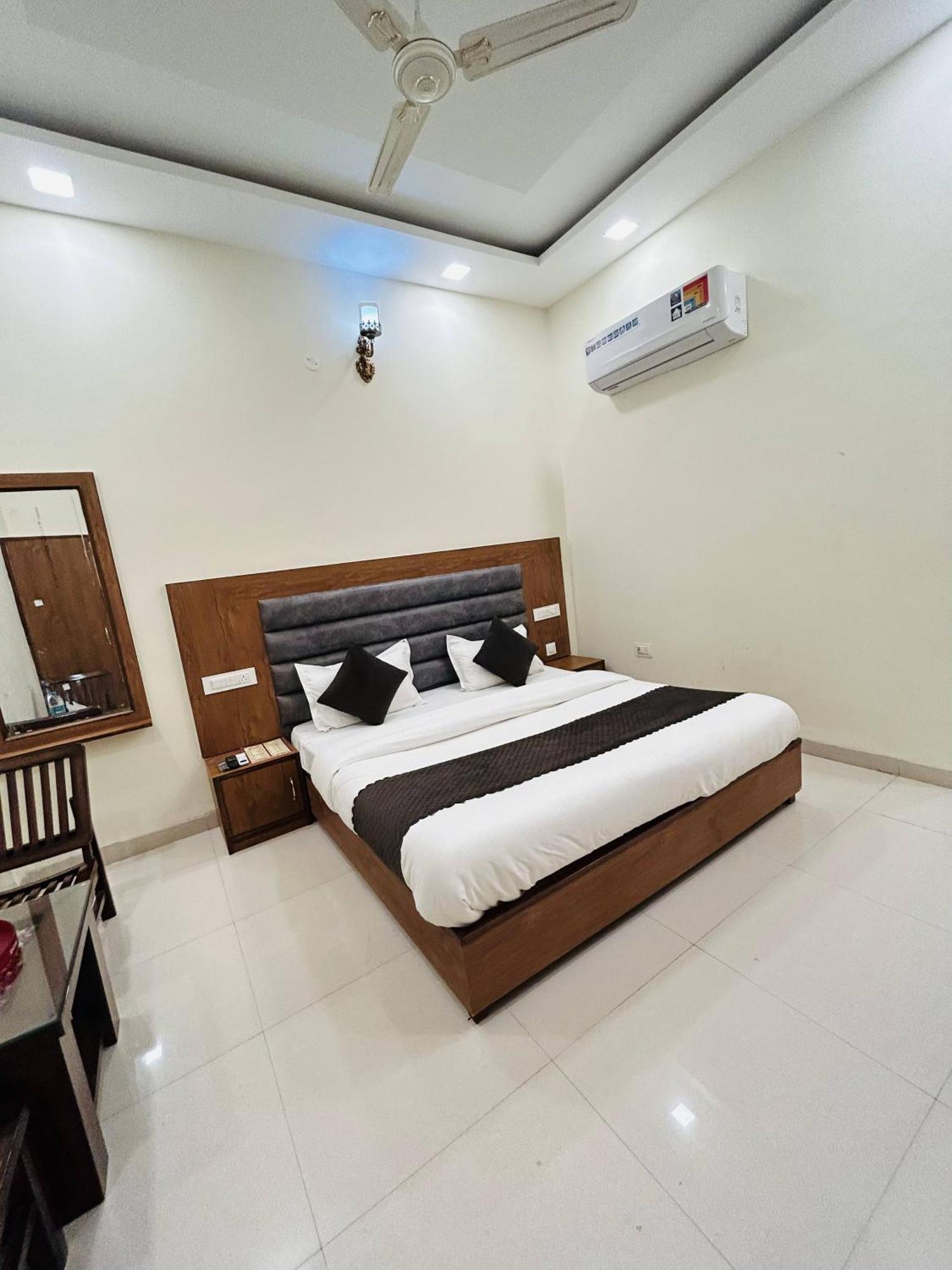 Shubhra Heights !! Near Laxman Jhulla # Near Bus Stand & Railway Station # Prime Location Tapovan