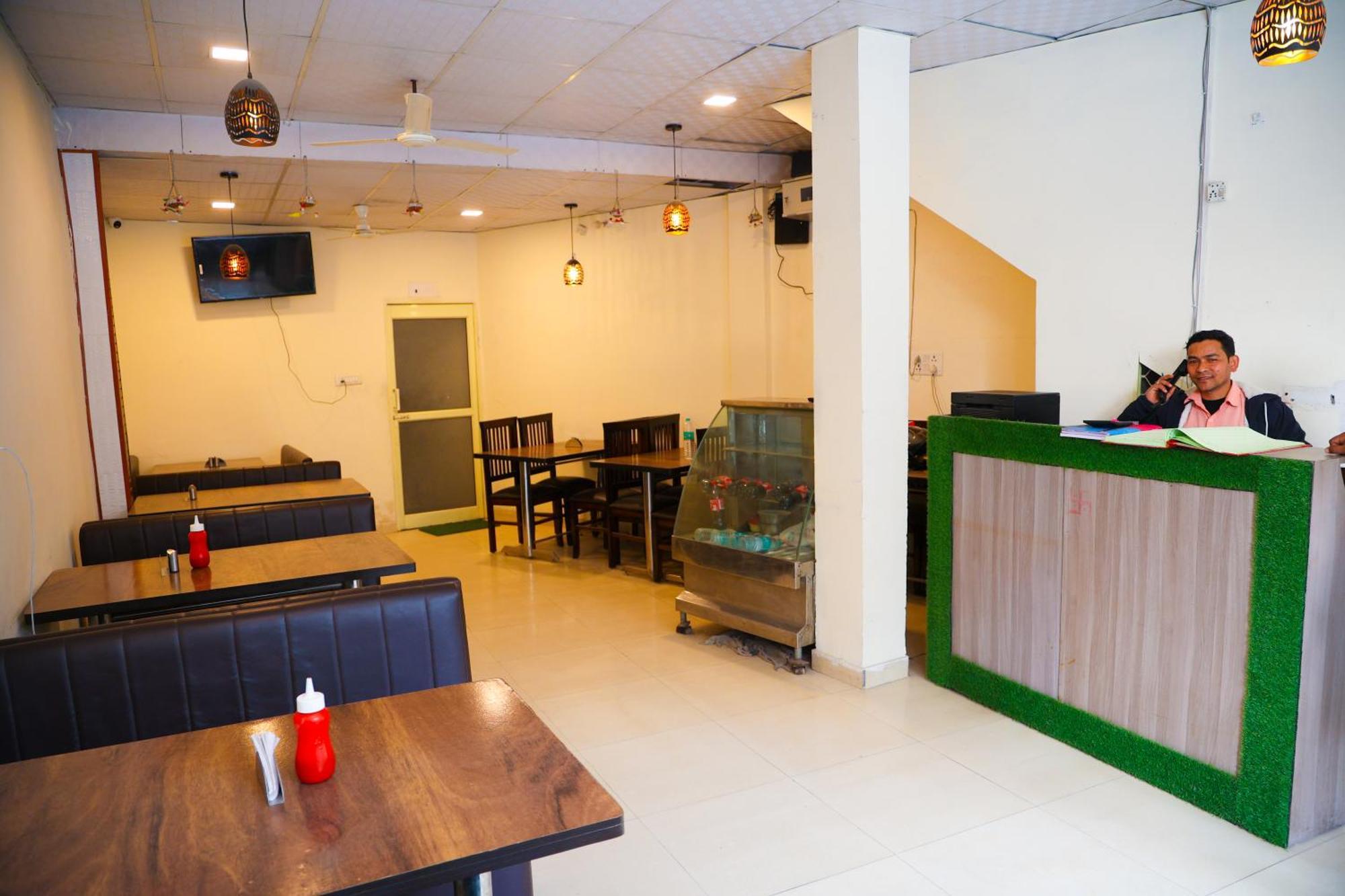 Hotel Shubhra Heights !! Near Laxman Jhulla # Near Bus Stand & Railway Station # Prime Location Tapovan 4*