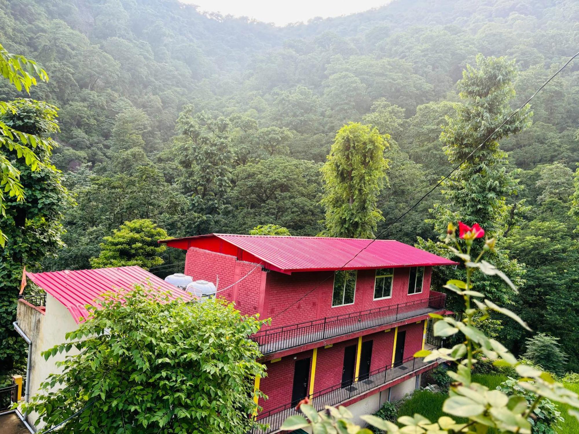 Inn Tapovan Cascades Yogvillage