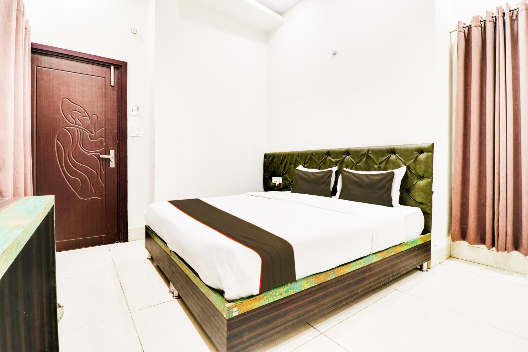 Collection O Kedar In Hotel 3*