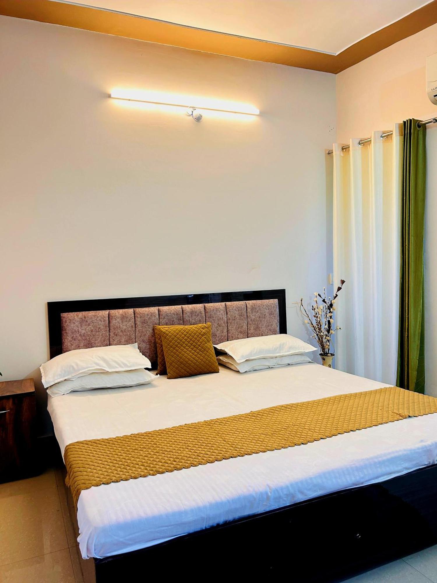 Anandmay Homestay, Isbt Homestay