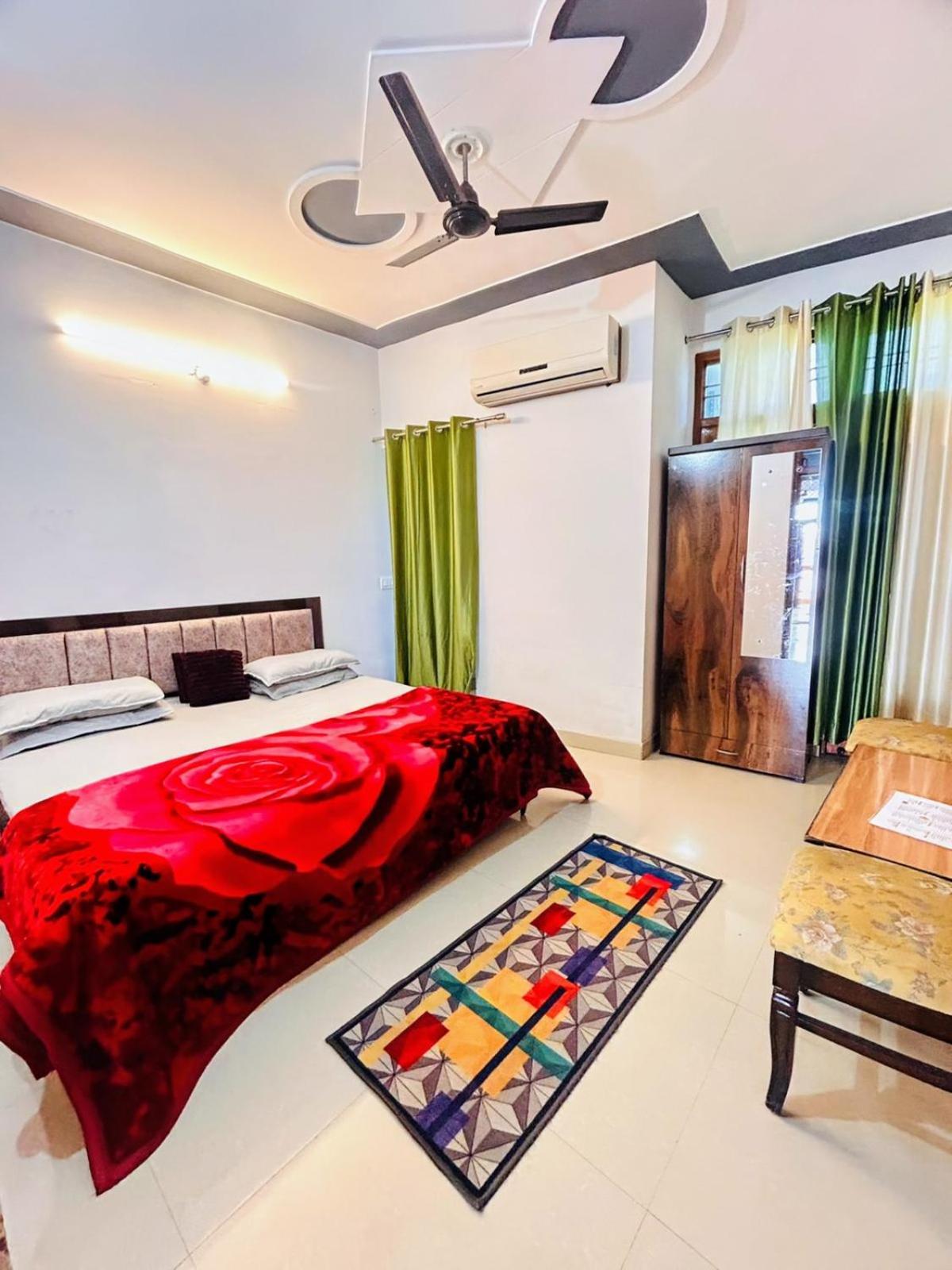 Anandmay Homestay, Isbt * Rishikesh