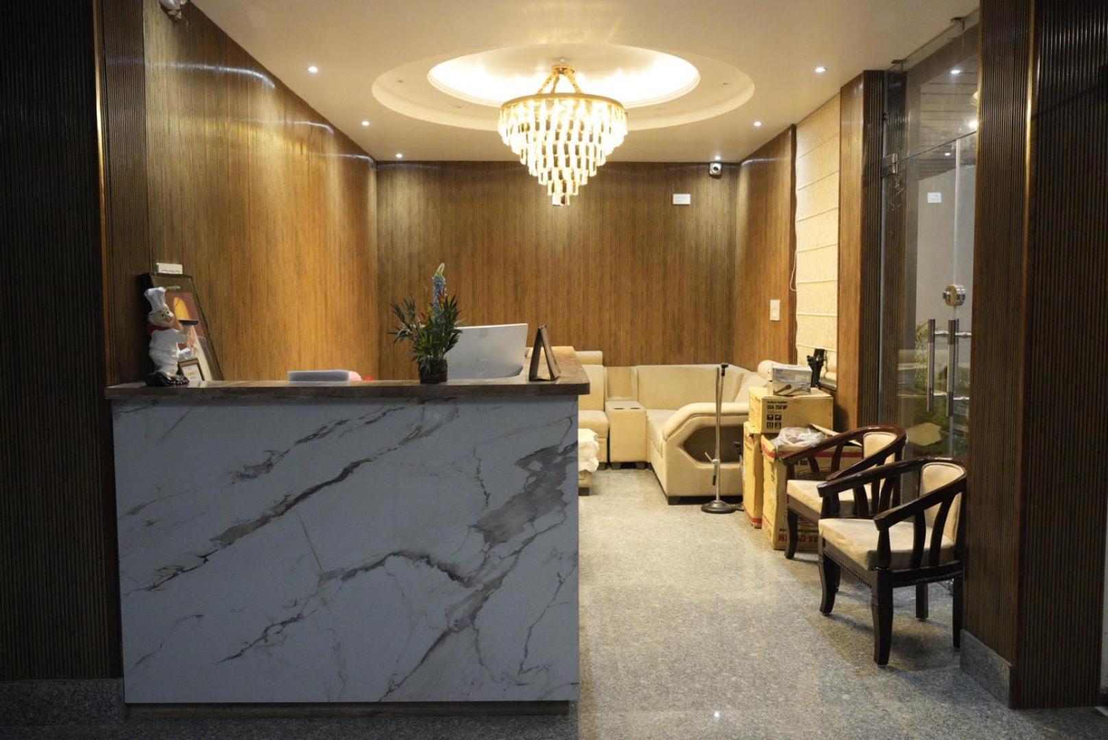 Harry Hotel