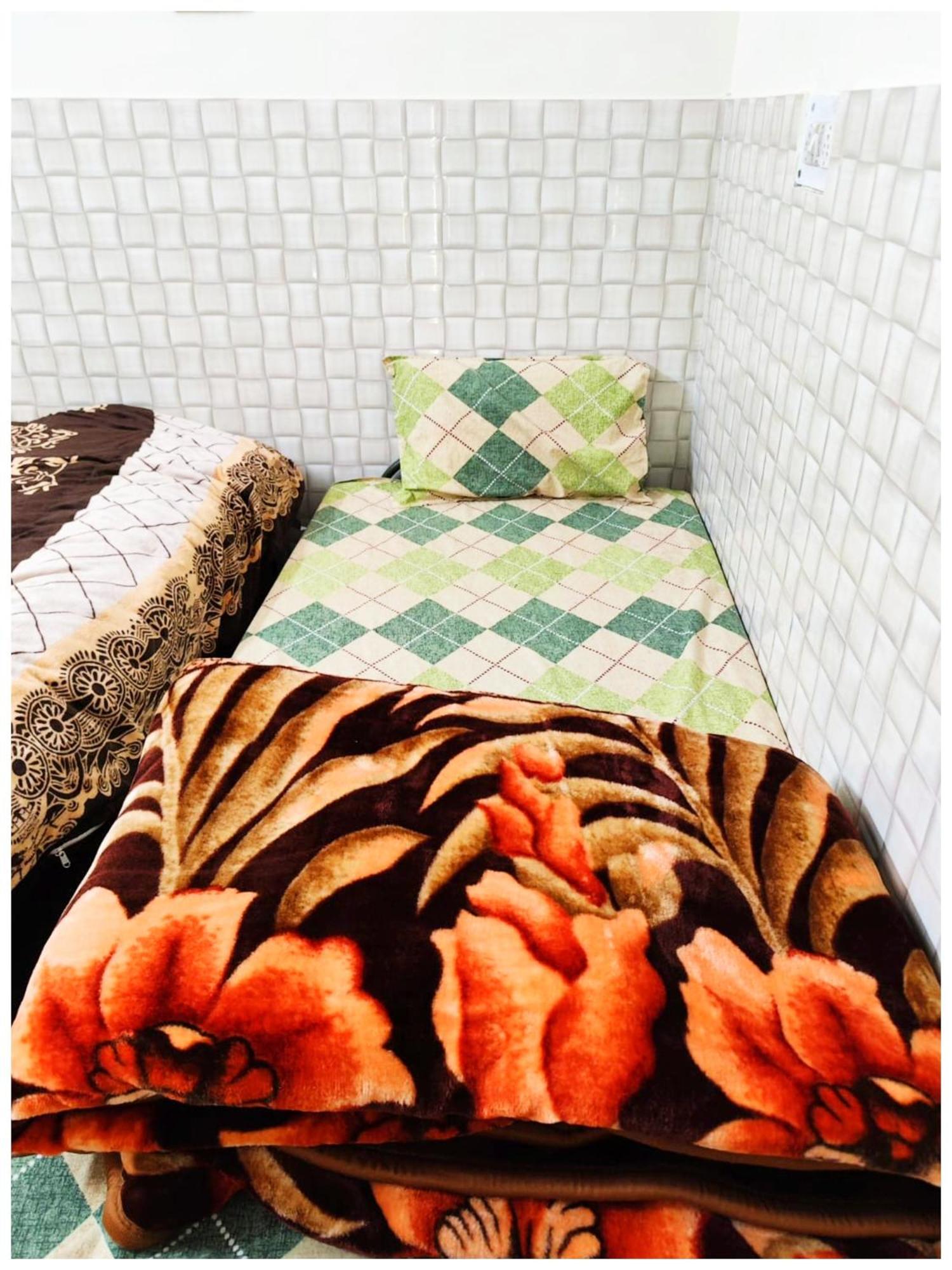 Hotel Budget - A-n-a-n-d-a-m- Near Radha Govinda Temple - Ram Jhula - Goa - Hygiene & Spacious - In 3*