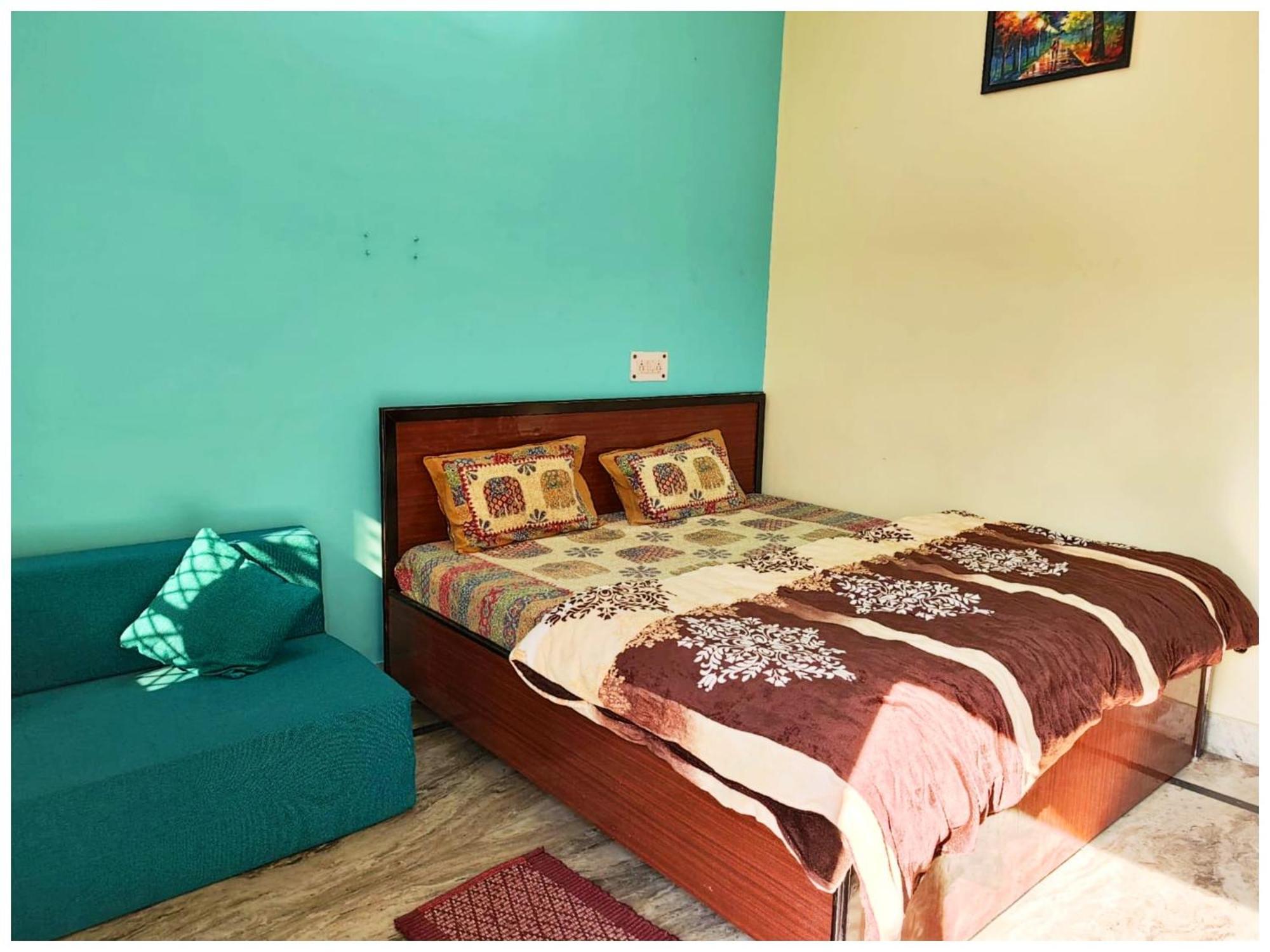 Hotel Budget - A-n-a-n-d-a-m- Near Radha Govinda Temple - Ram Jhula - Goa - Hygiene & Spacious - In