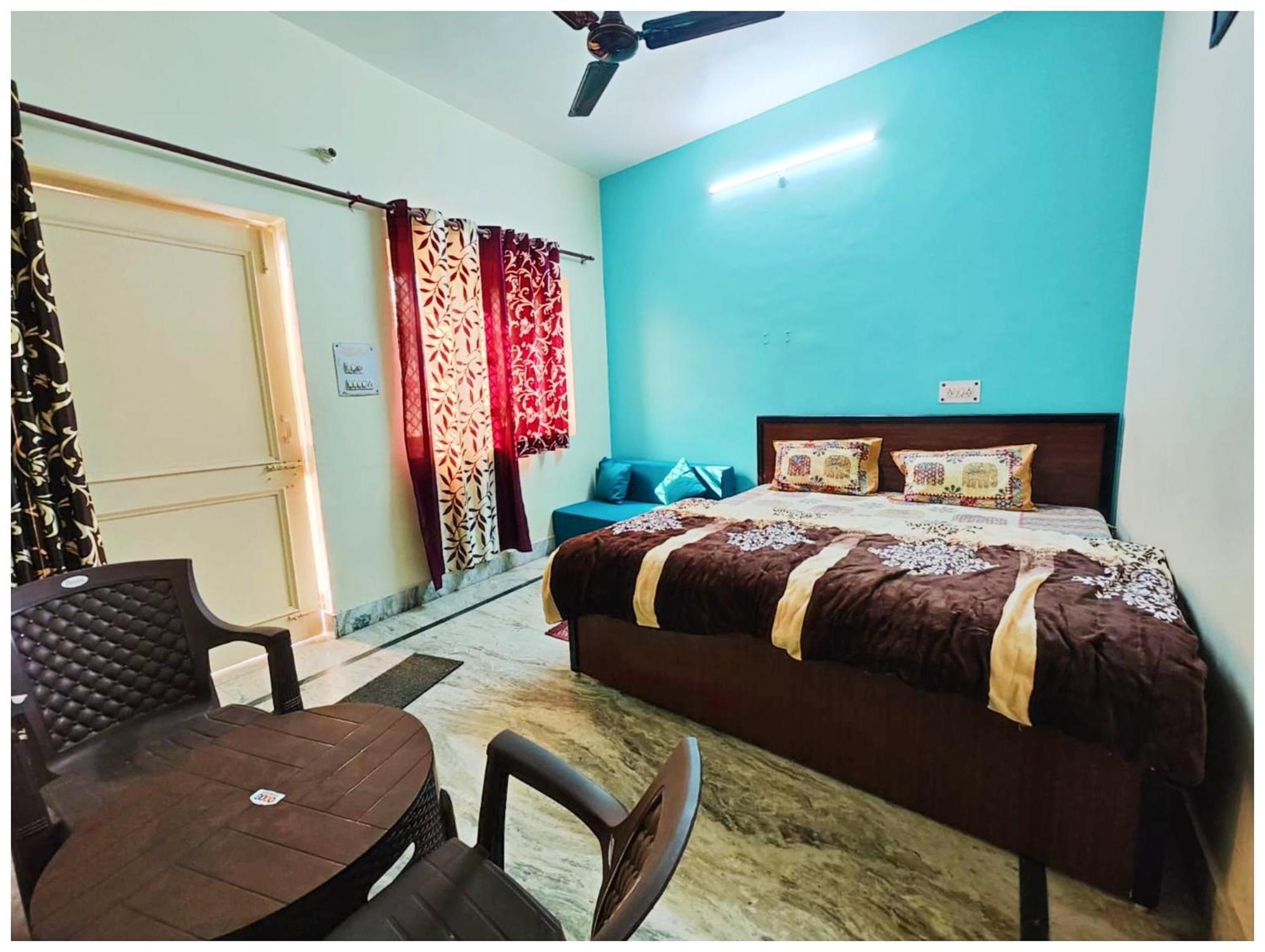 Hotel Budget - A-n-a-n-d-a-m- Near Radha Govinda Temple - Ram Jhula - Goa - Hygiene & Spacious - In