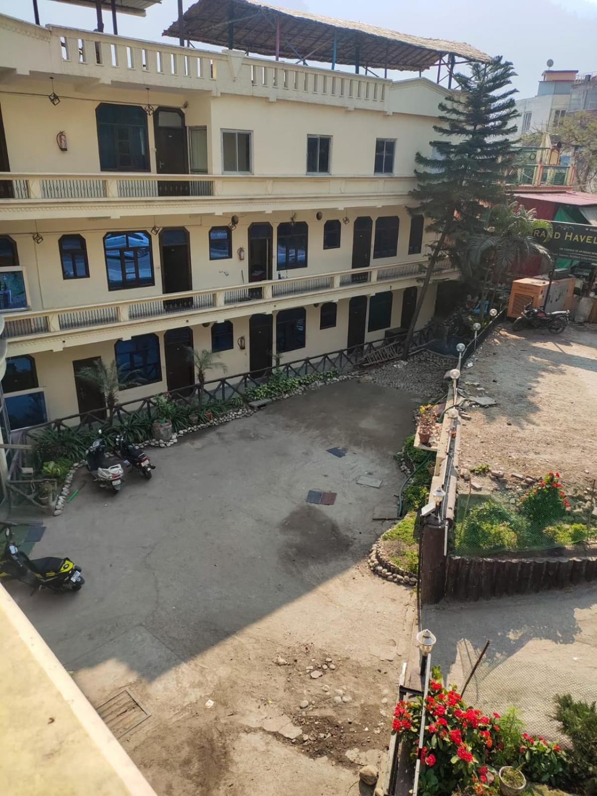 Hotel Grand Haveli 3*