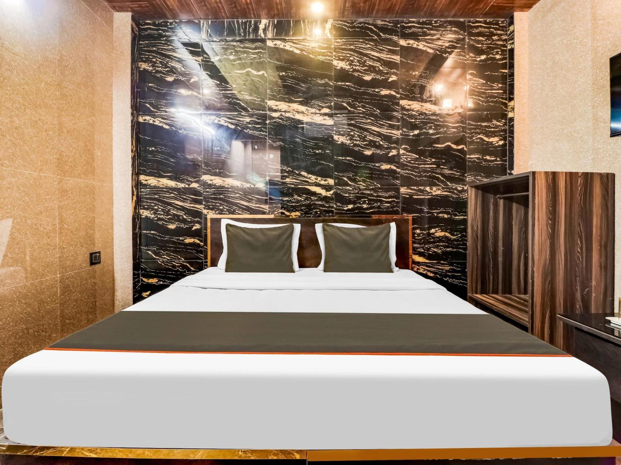 Collection O Shree Hotel