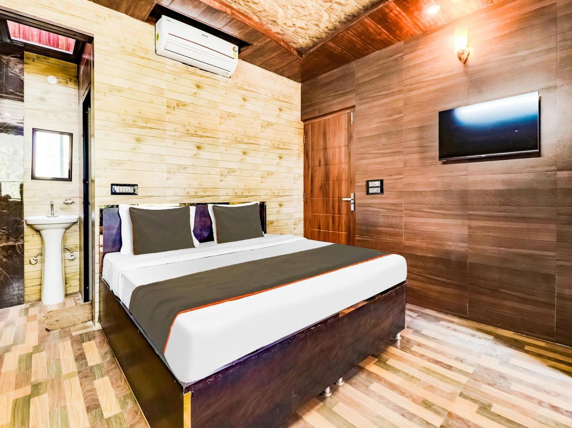 Collection O Shree Hotel 3*