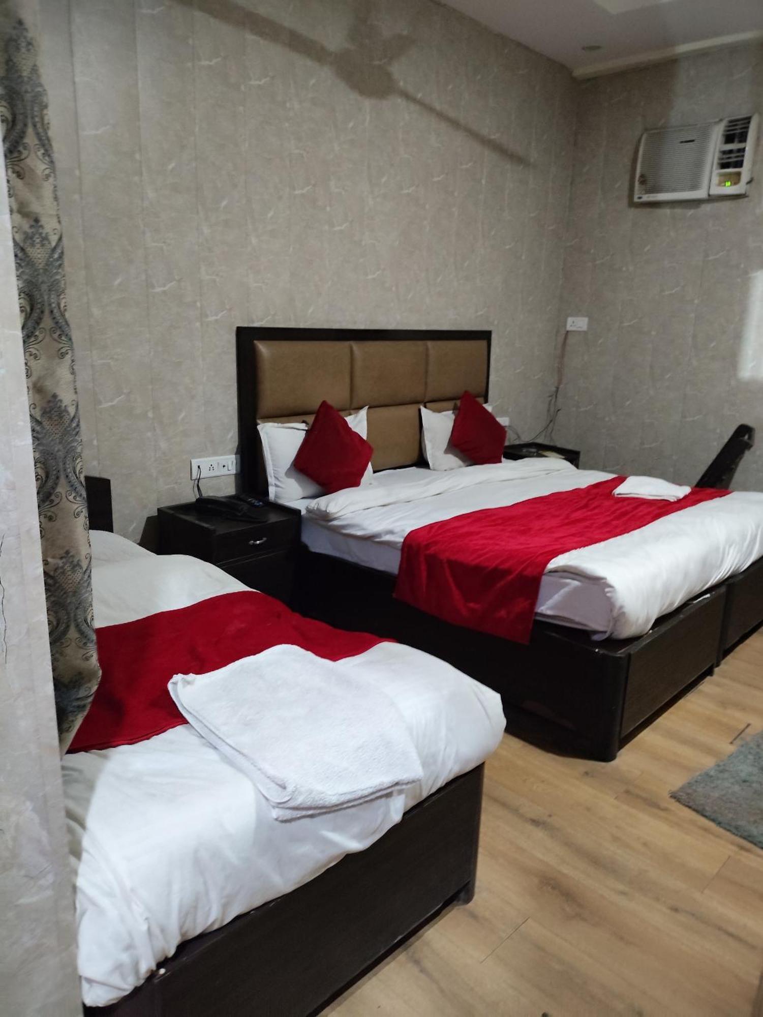 Hotel Grand Haveli 3*