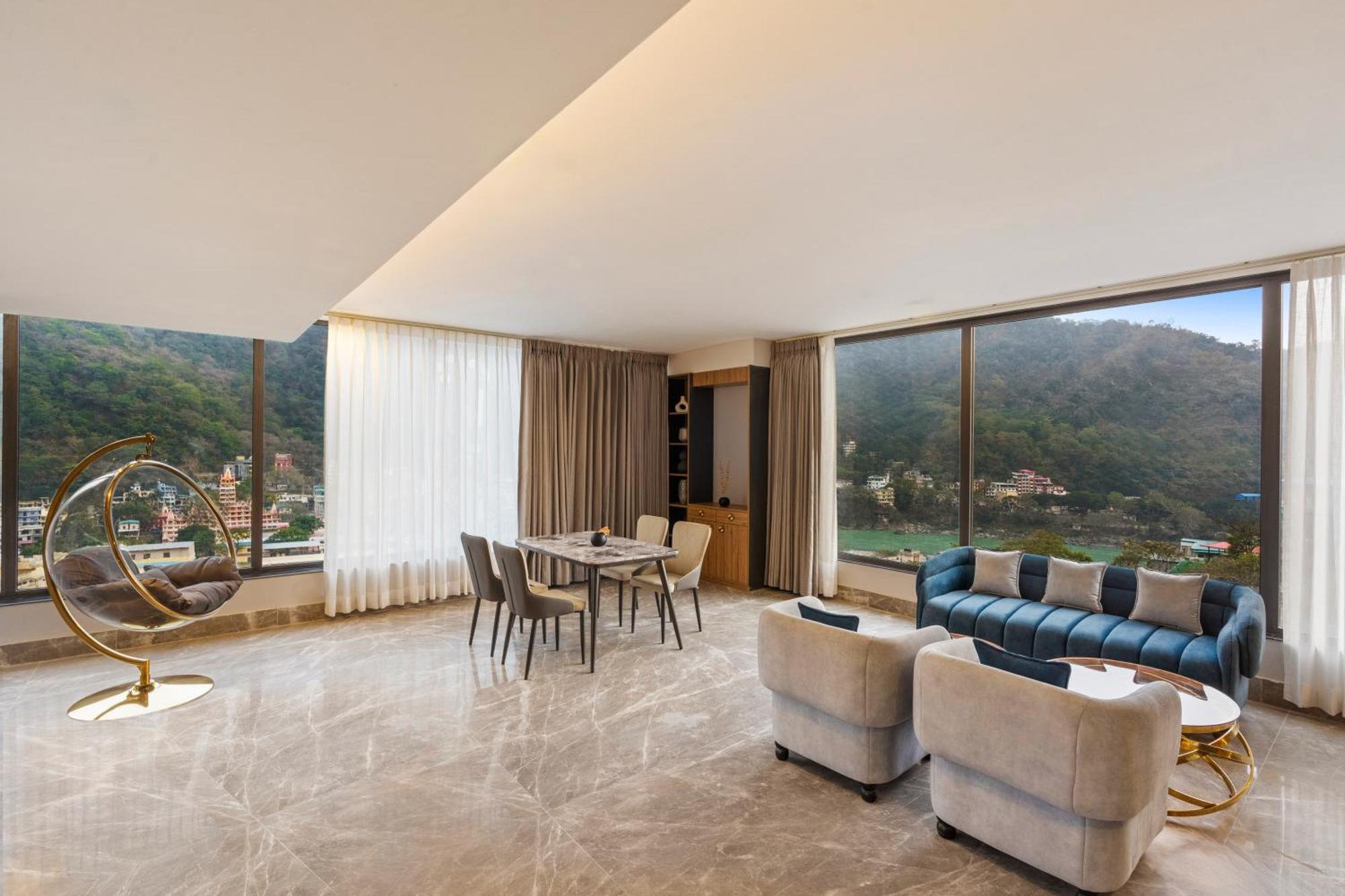 Hotel Zana By The Ganges, Tapovan, 5*