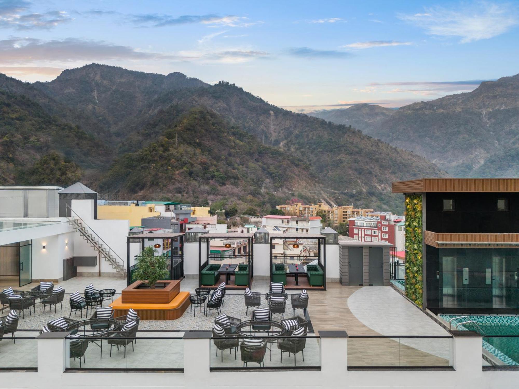 Hotel Zana By The Ganges, Tapovan, 5*
