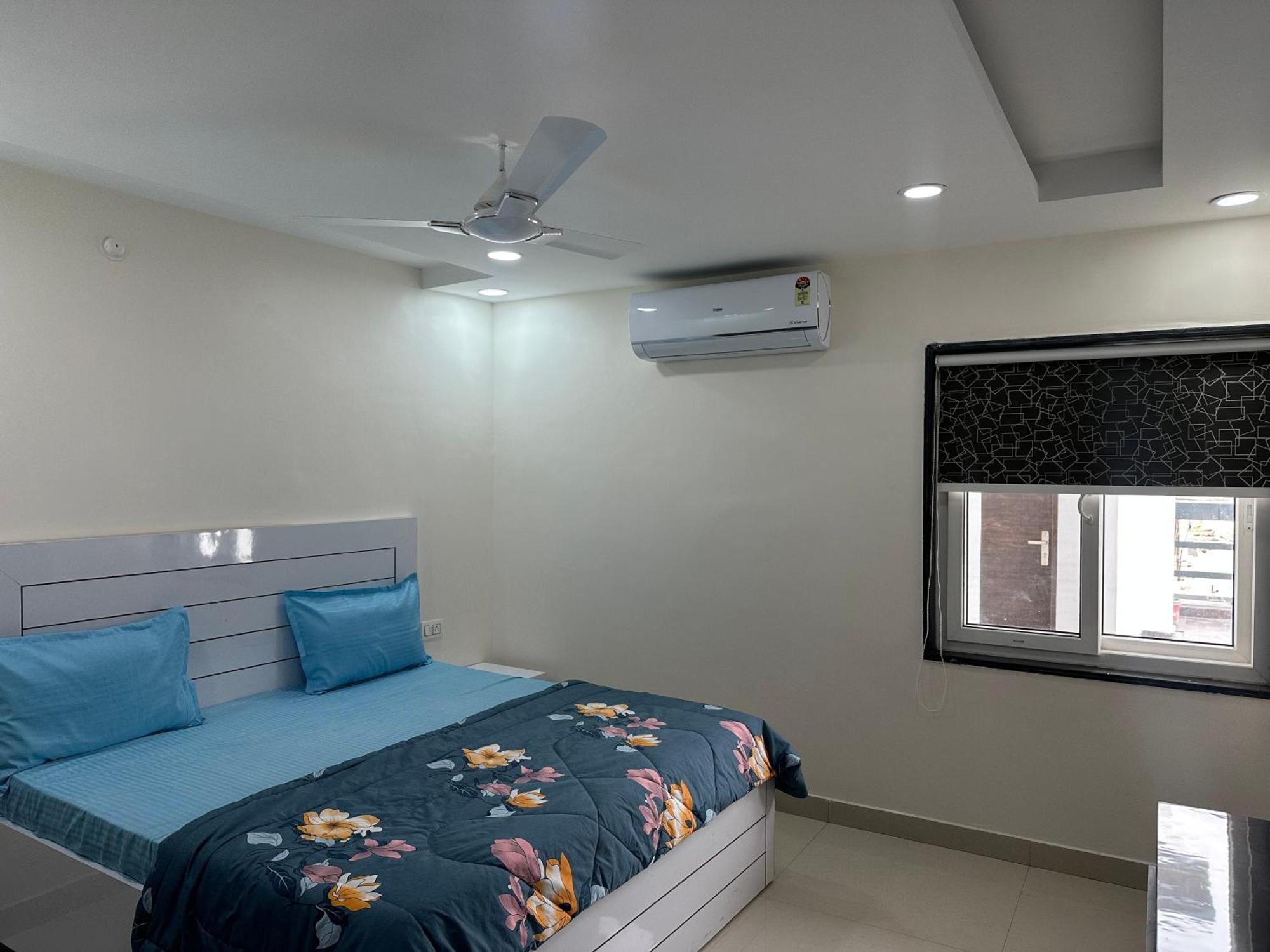 Spacious 5 Bedroom Penthouse Apartment