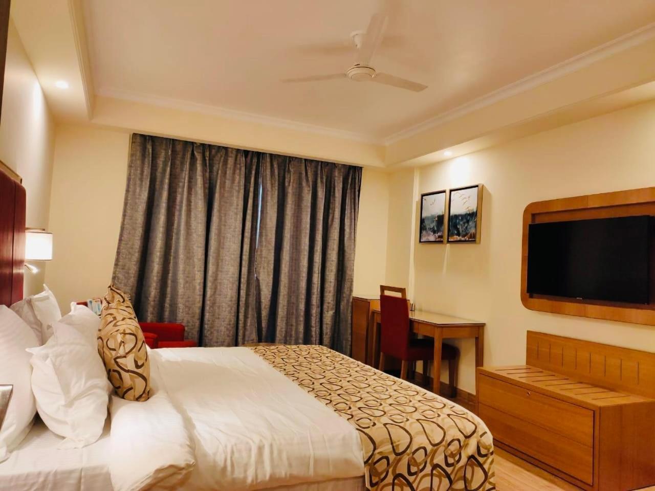 Aloha Divine Ganges With Infinity Pool Aparthotel *