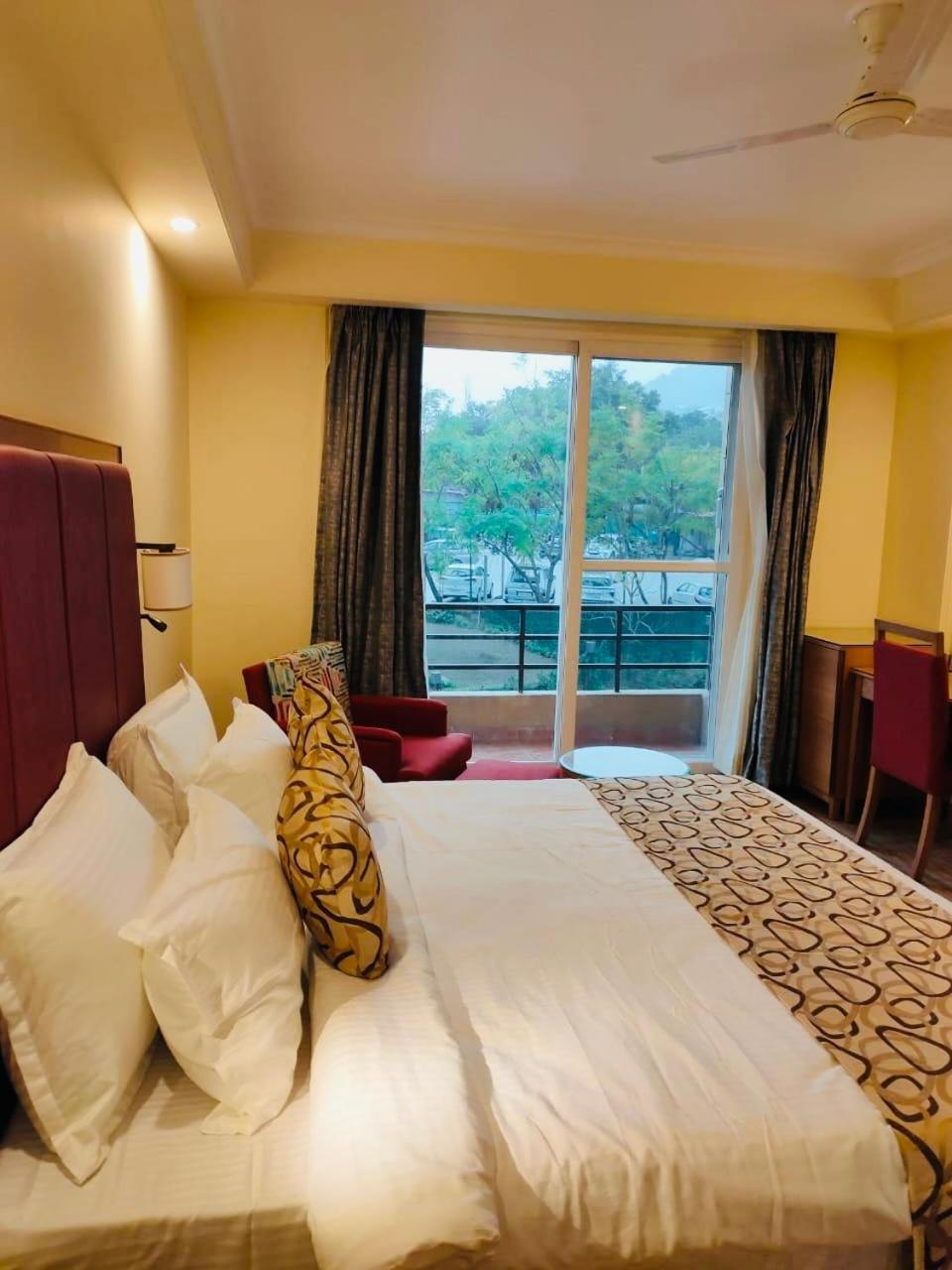 Aloha Divine Ganges With Infinity Pool Aparthotel