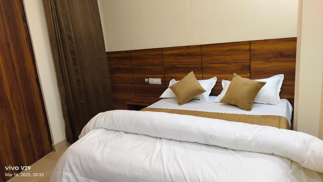 Ananda And Homestay