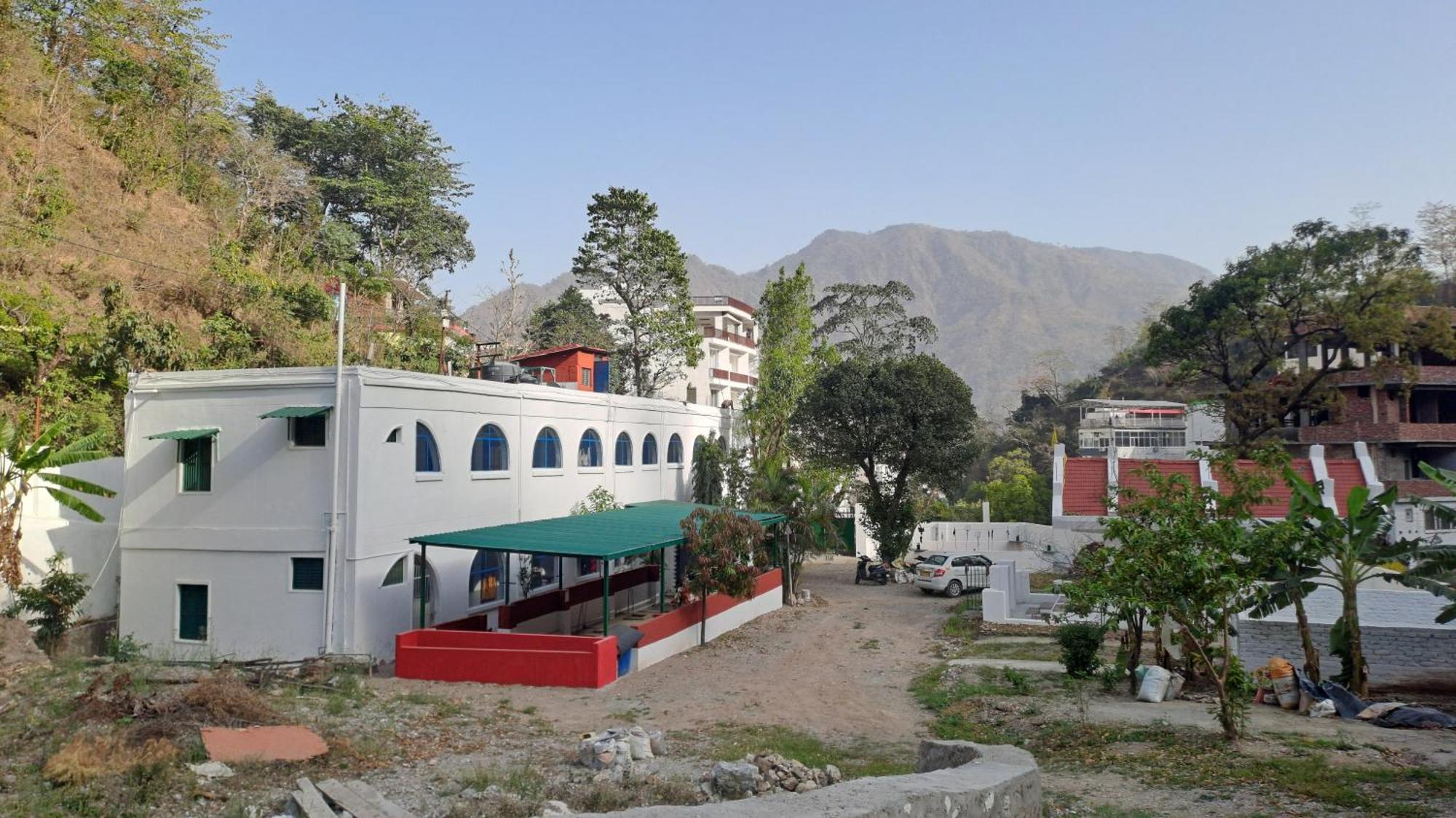 Swami Samarpan Ashram Bed & Breakfast *