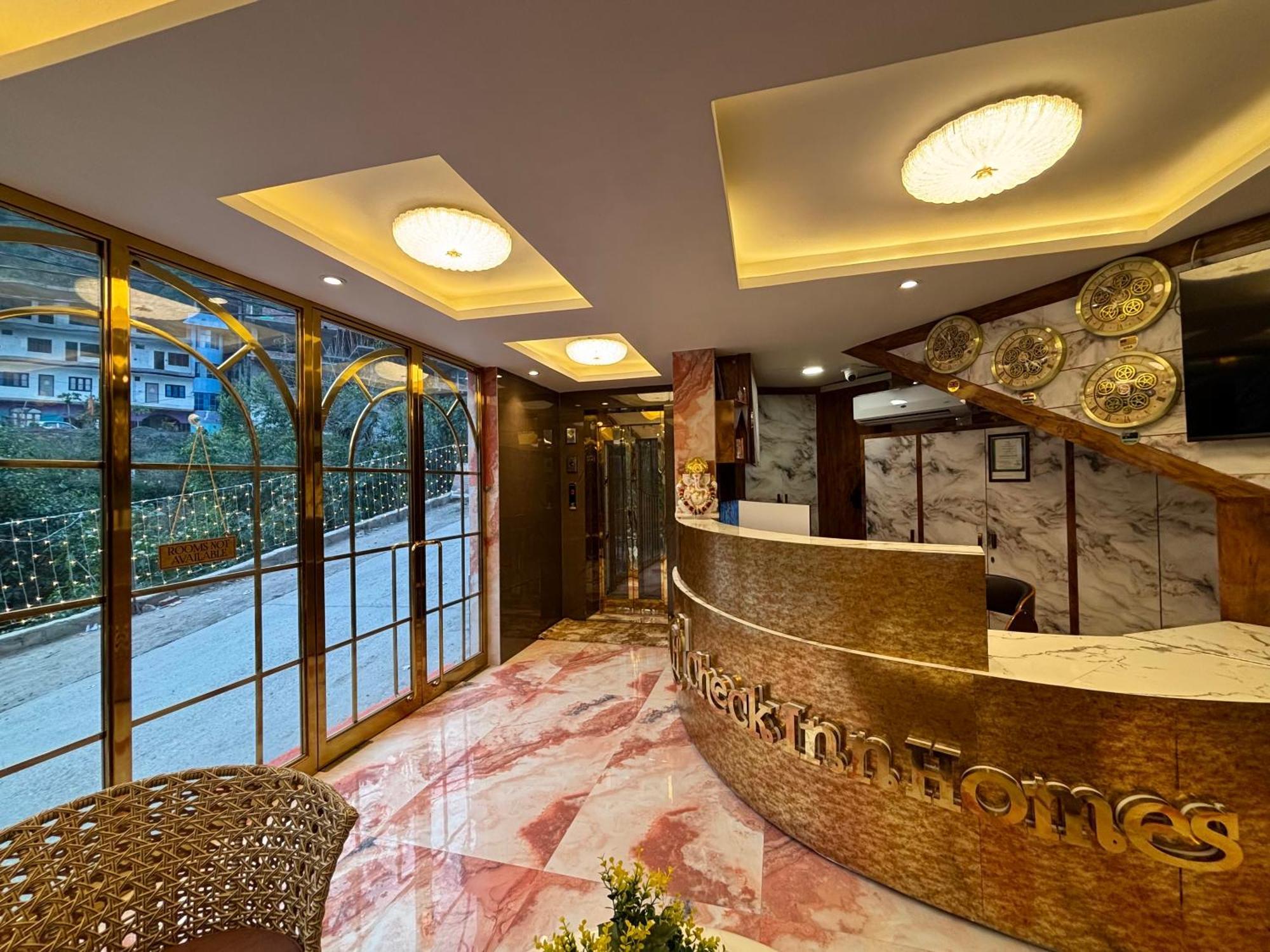 Check Homes Hotel 3*