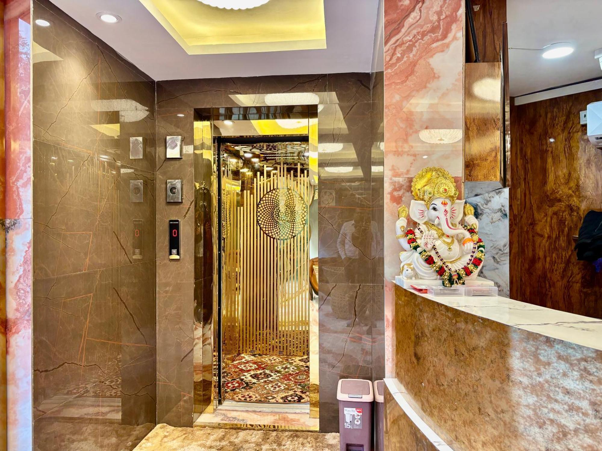 Check Homes Hotel