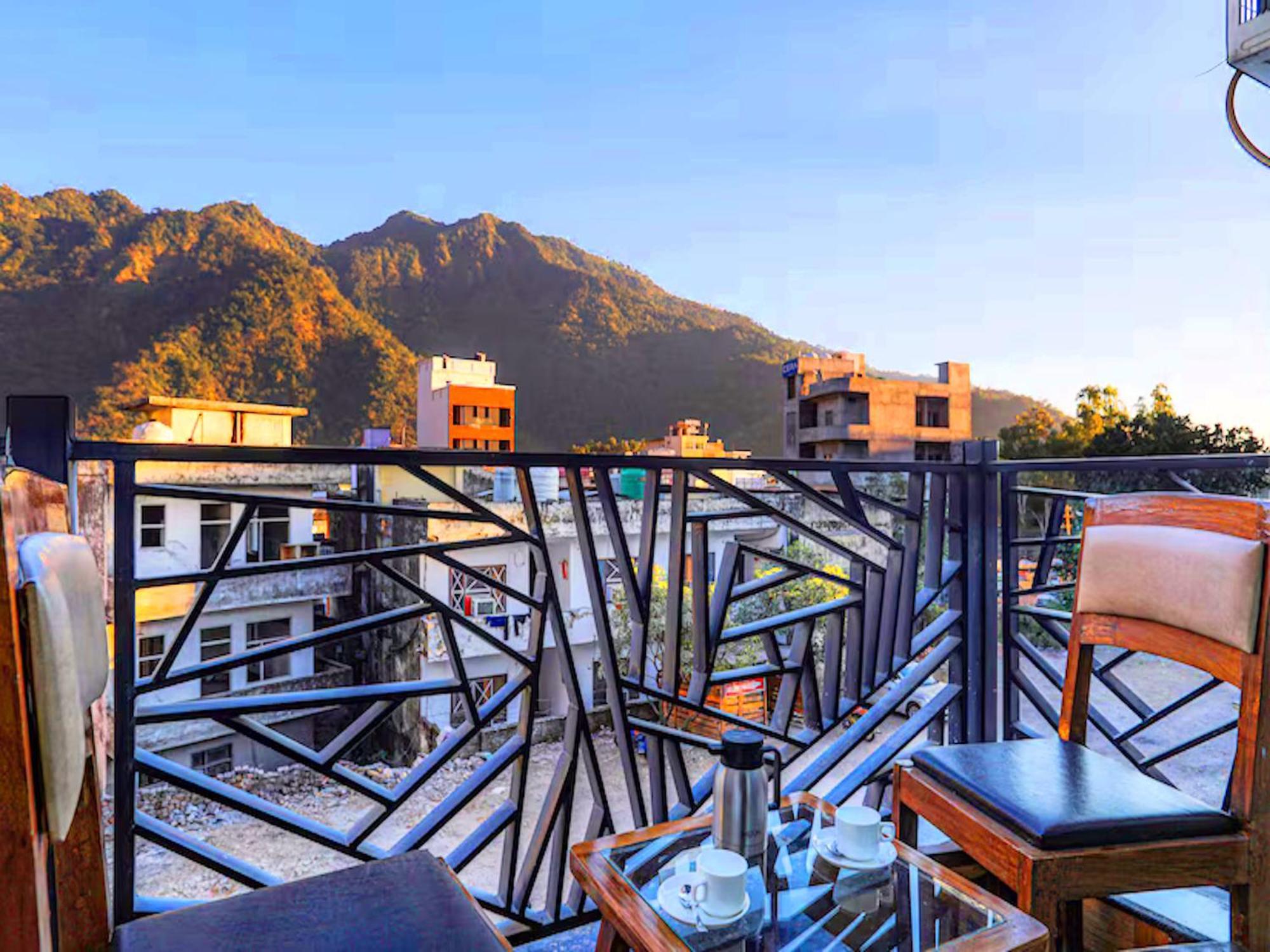 Hotel La Riqueza Pride - Near To Ganga River & Lakshman Jhula - Mountain View Rooms, Swimming Pool & Parking 3*