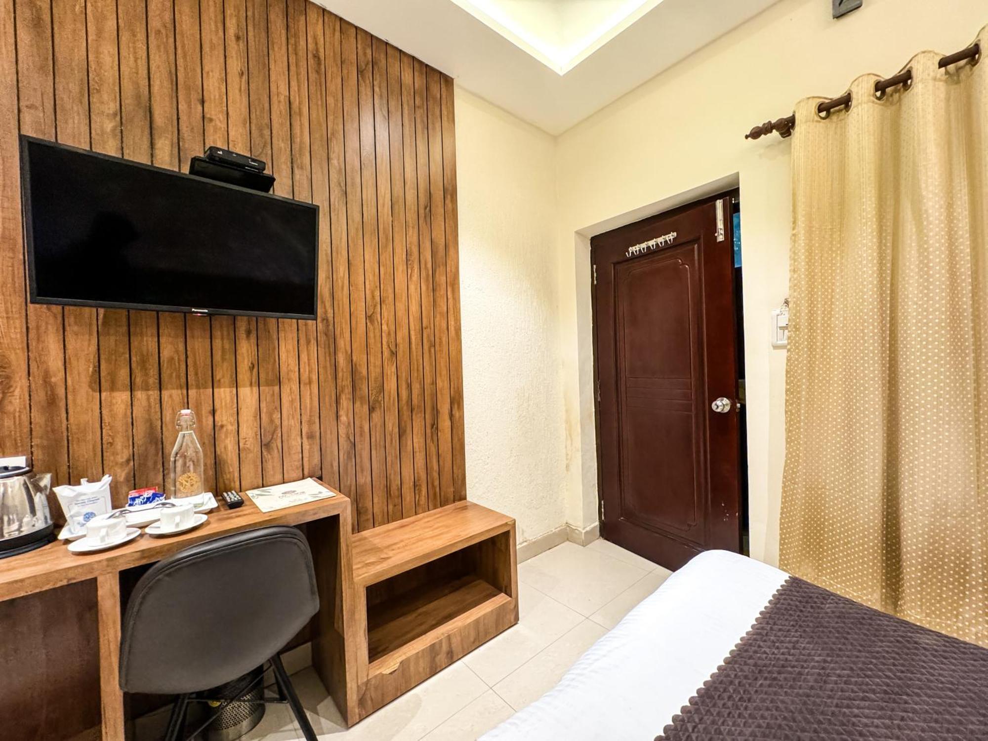 Nirvana Palace Hotel 3*