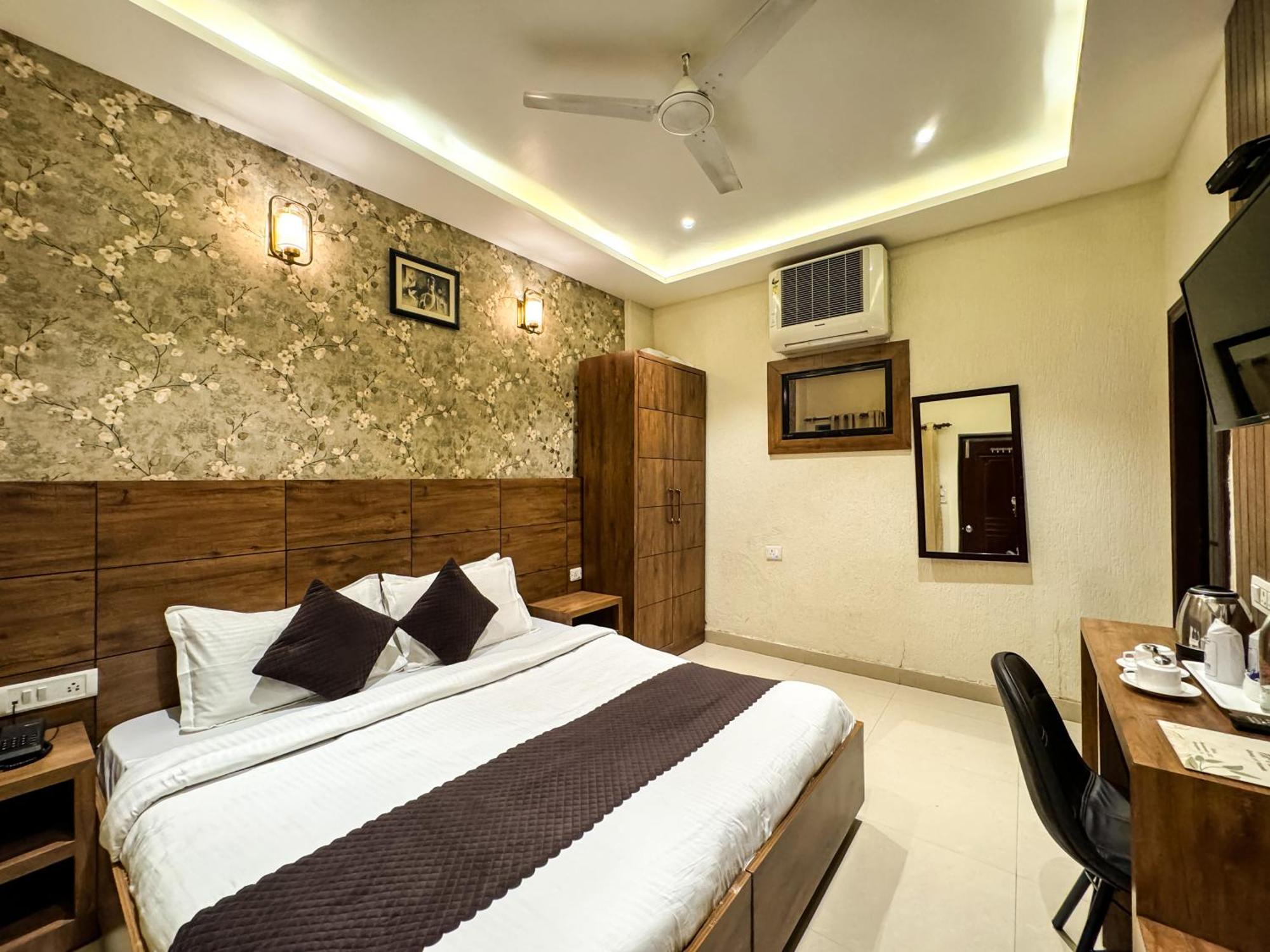 Hotel Nirvana Palace Rishikesh