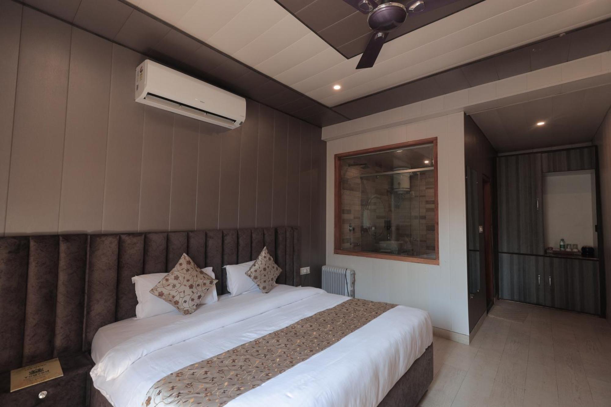 Yogved Hospitality & Hotel 3*