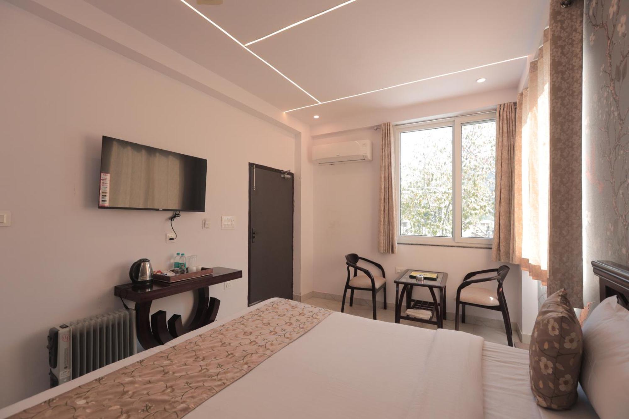 Hotel Yogved Hospitality & 3*