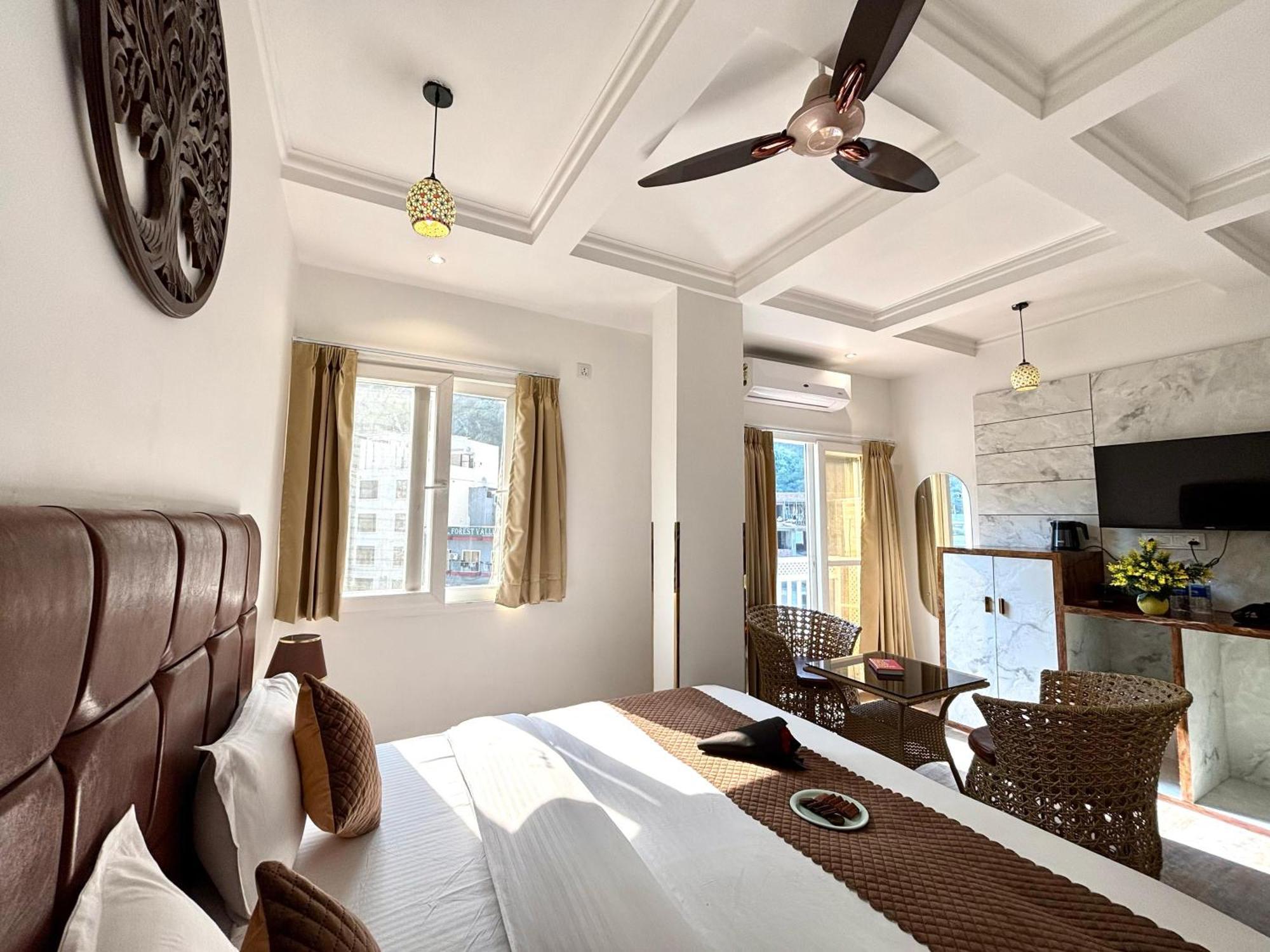 Hotel Check Homes 3*