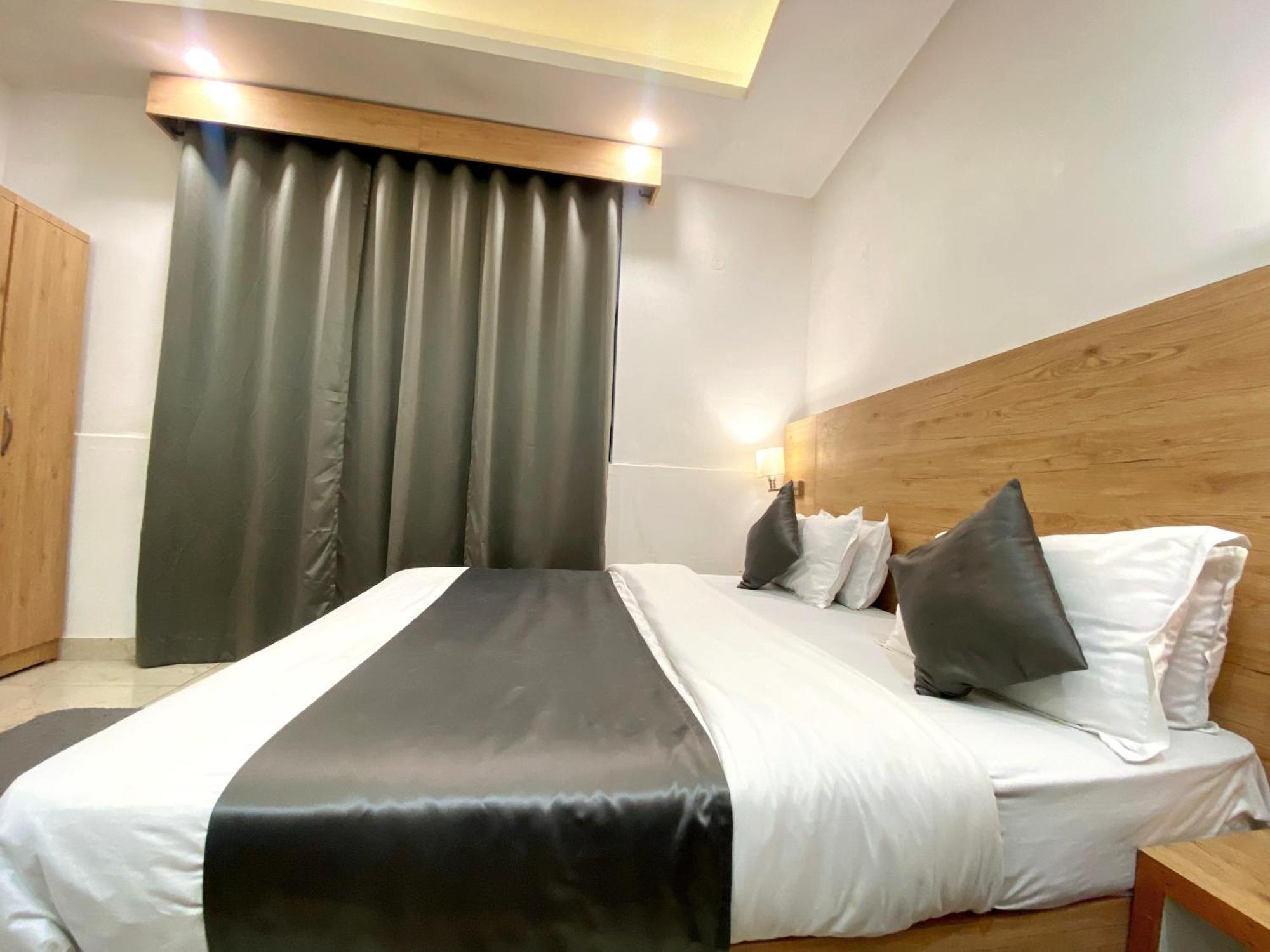 Sonu & Hostel, Rishikesh
