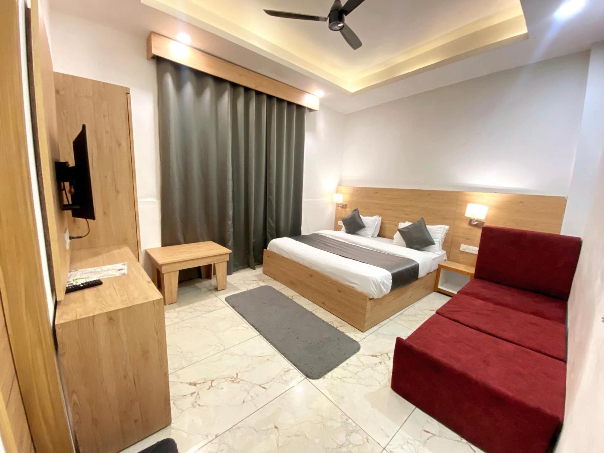 Sonu & Hostel, Rishikesh