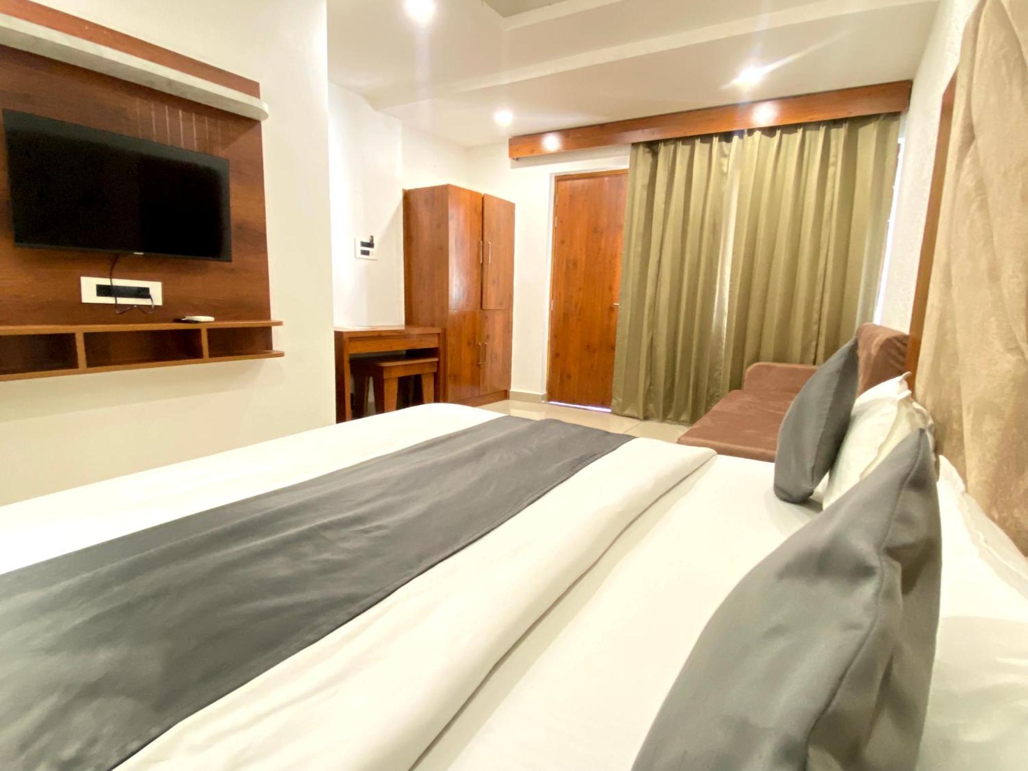 Guest house Sonu & Hostel, *