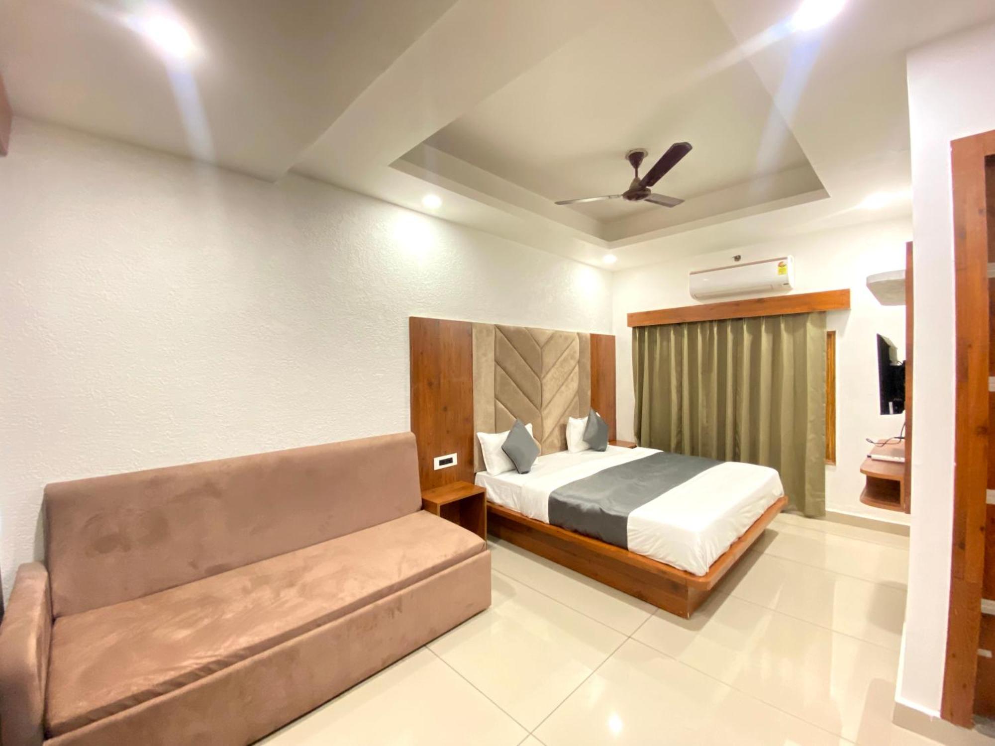 Guest house Sonu & Hostel, *