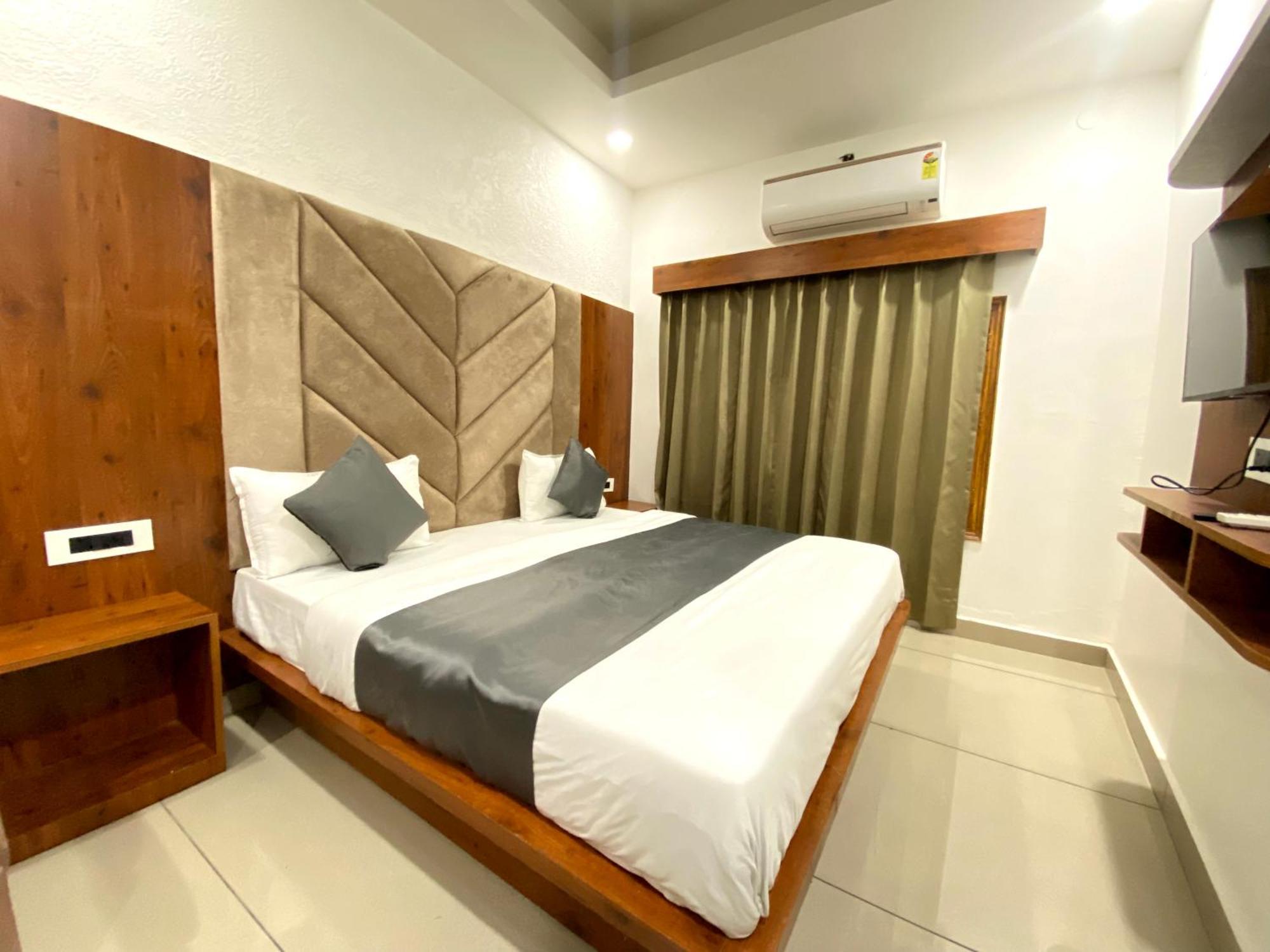 Sonu & Hostel, Rishikesh