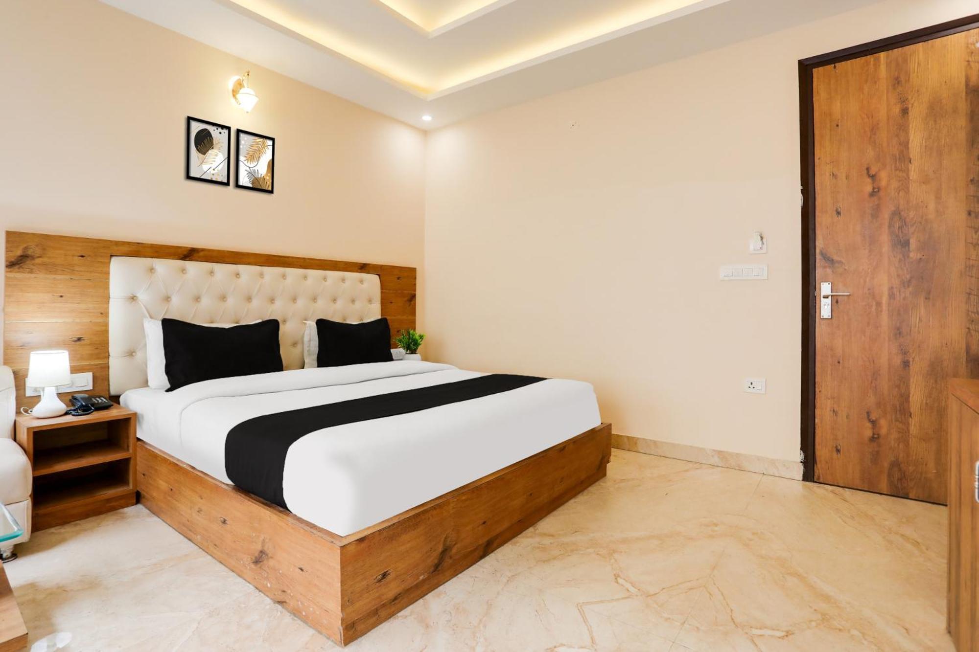 Super Townhouse Oak Tapovan