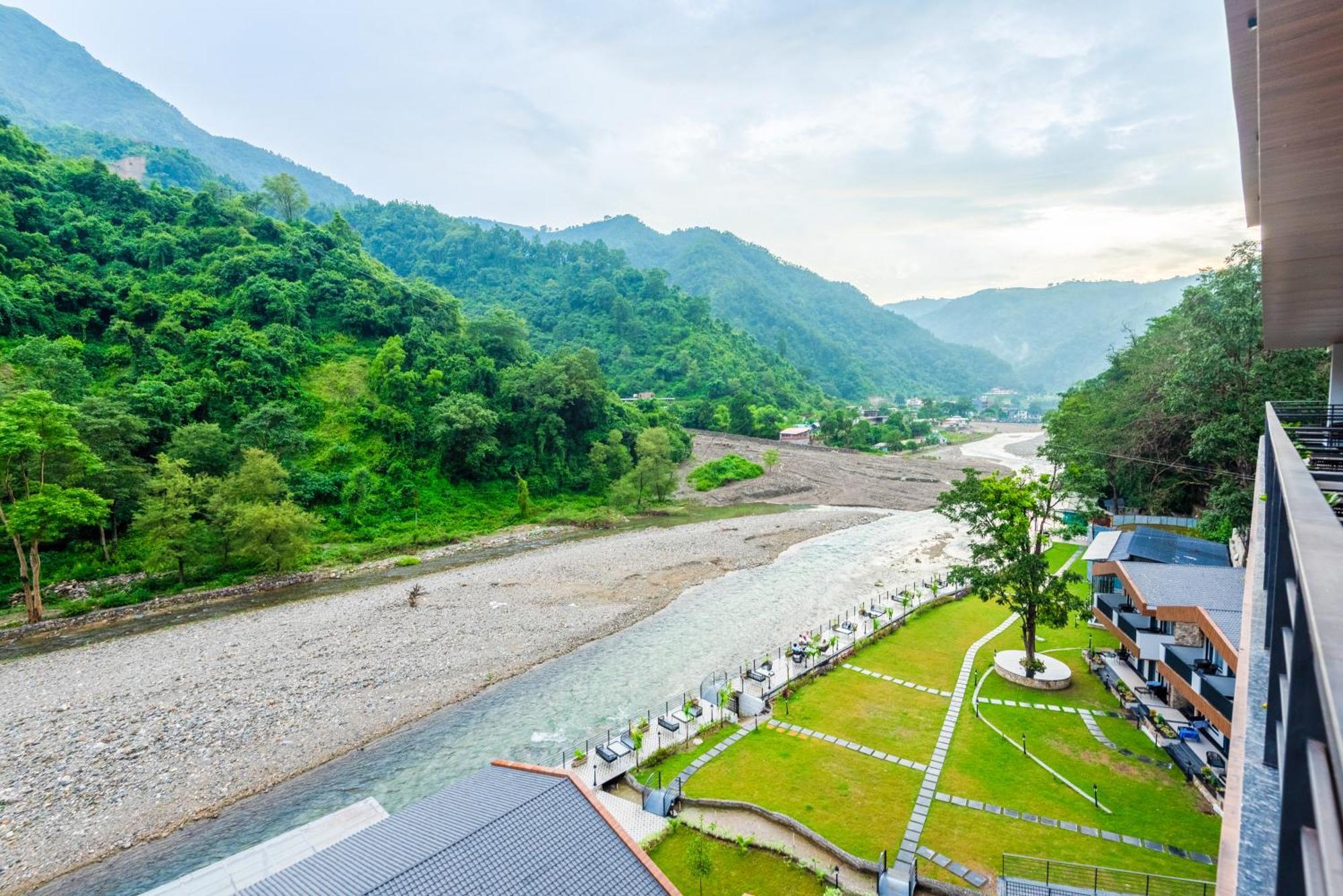 Dls Divine River Resort And Spa, Rishikesh 5*