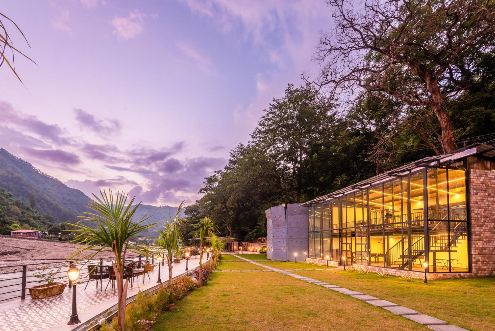 Resort Dls Divine River Resort And Spa, Rishikesh