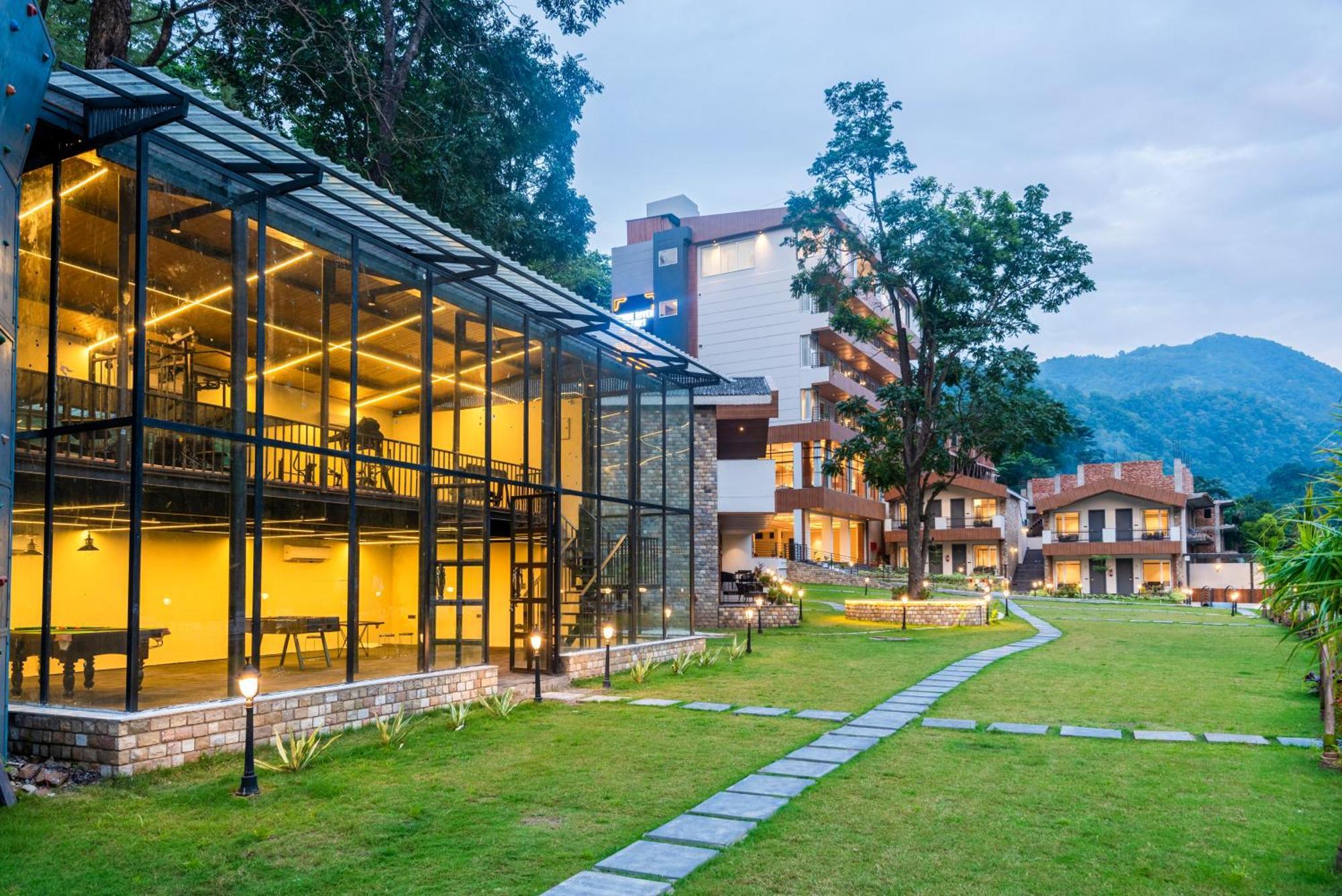 Resort Dls Divine River Resort And Spa, Rishikesh