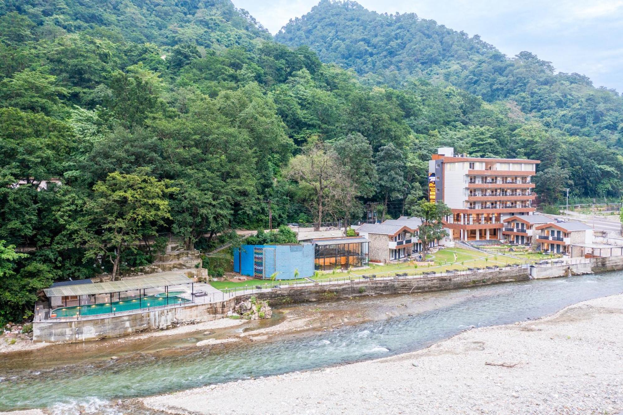 Resort Dls Divine River Resort And Spa, Rishikesh