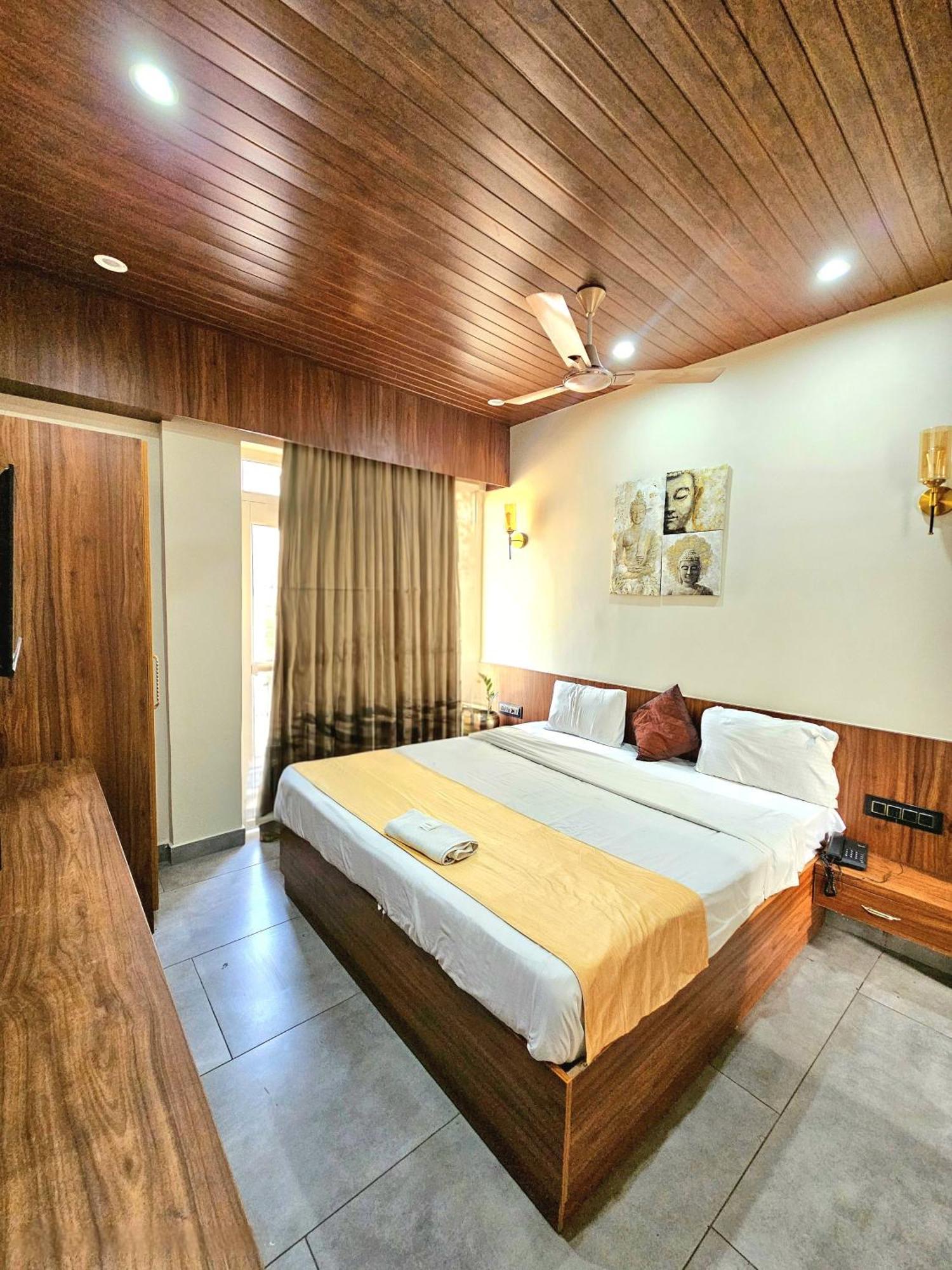 Kailash Residency Hotel 2*