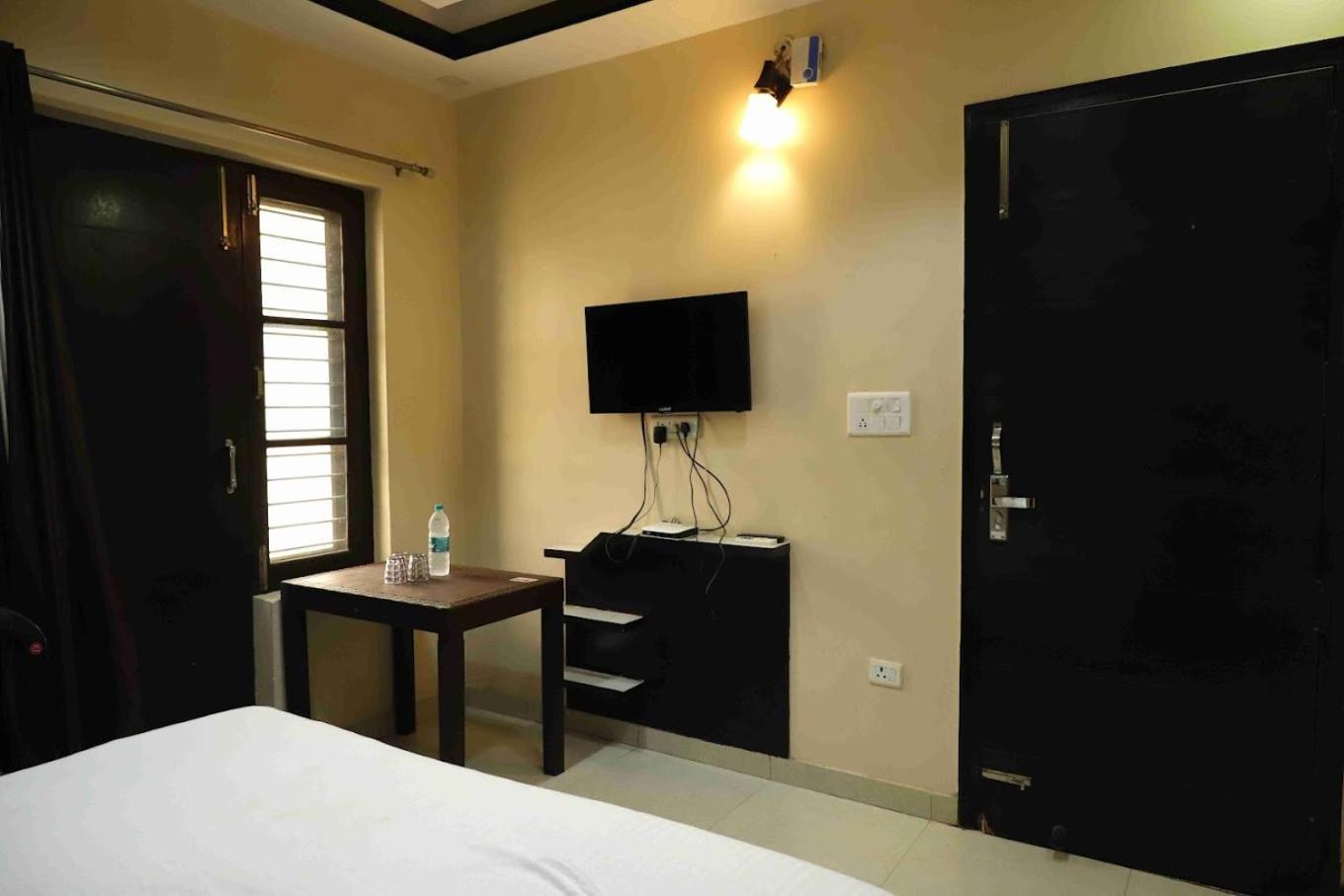 Kailash Residency 2*